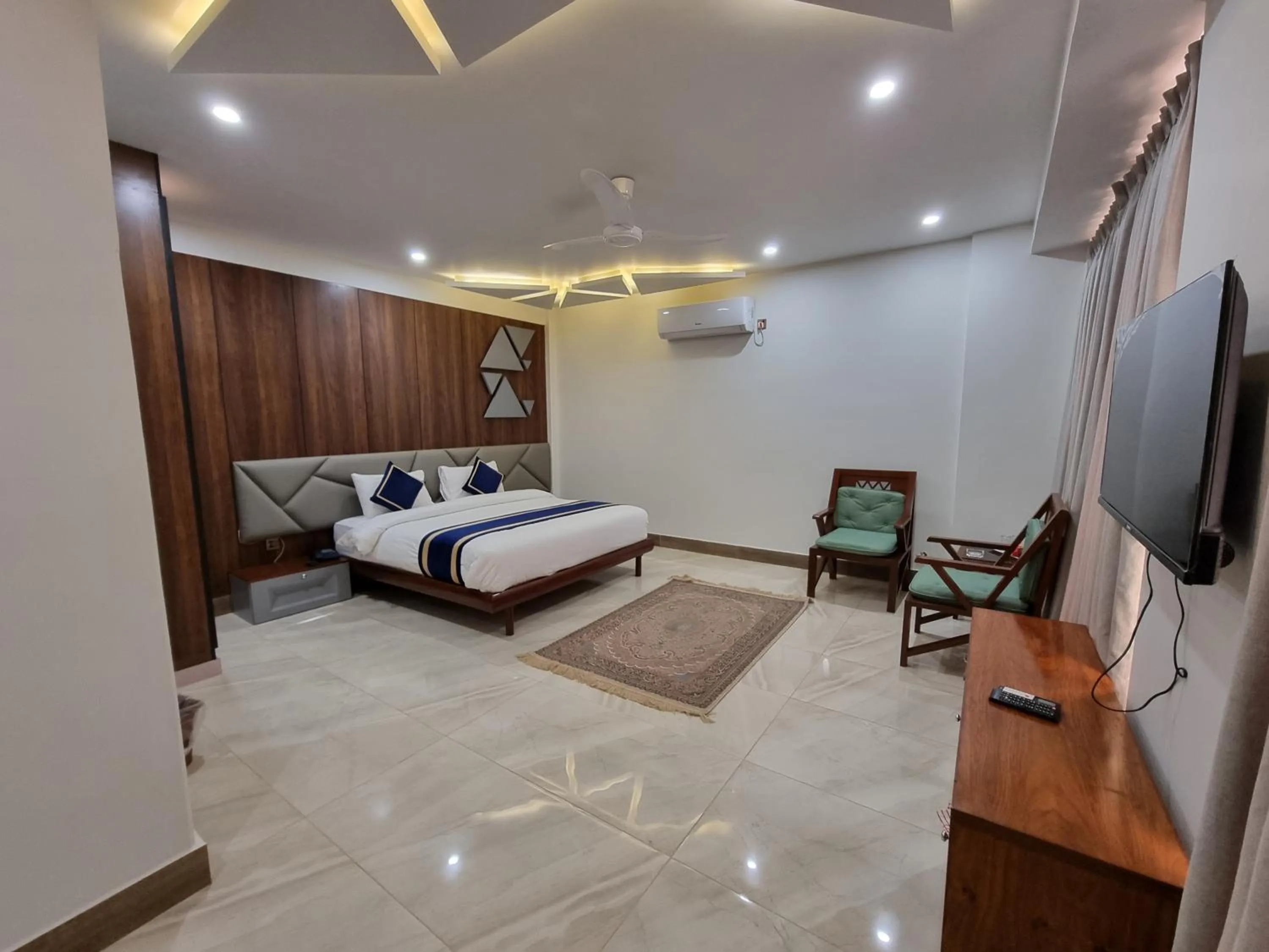 Bed in Grand Hotel Quetta