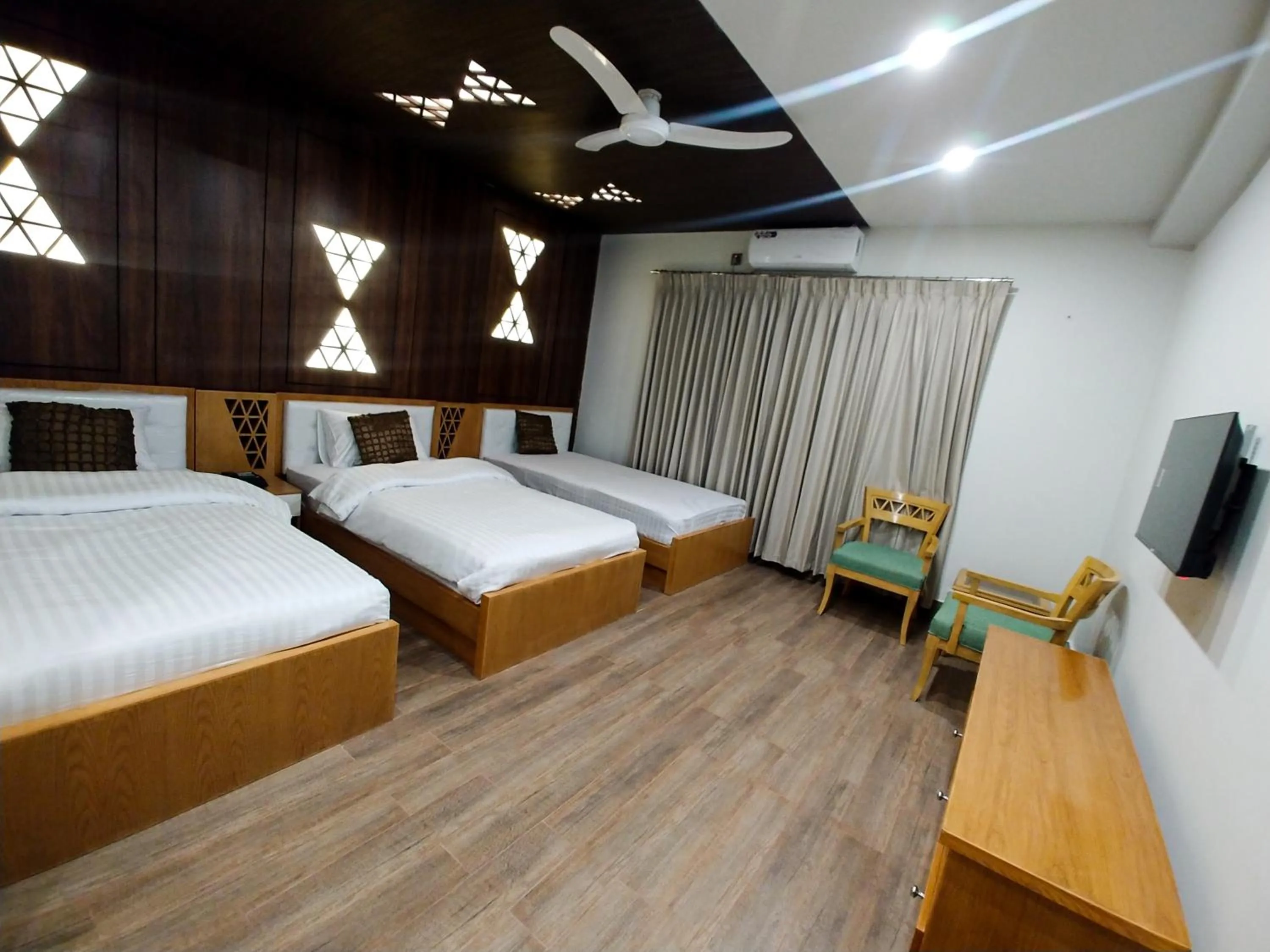 Bed in Grand Hotel Quetta