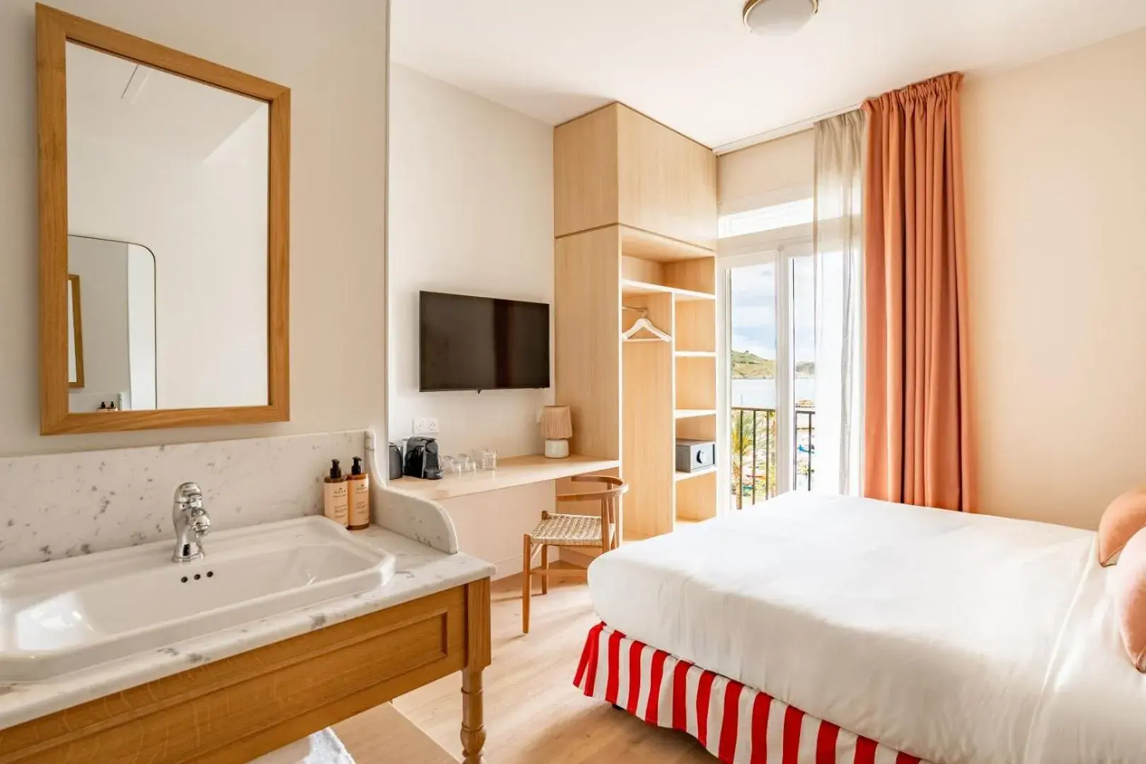 Classic Sea View in Villa Camille Hotel & Spa Classic Sea View in Villa Camille Hotel & Spa