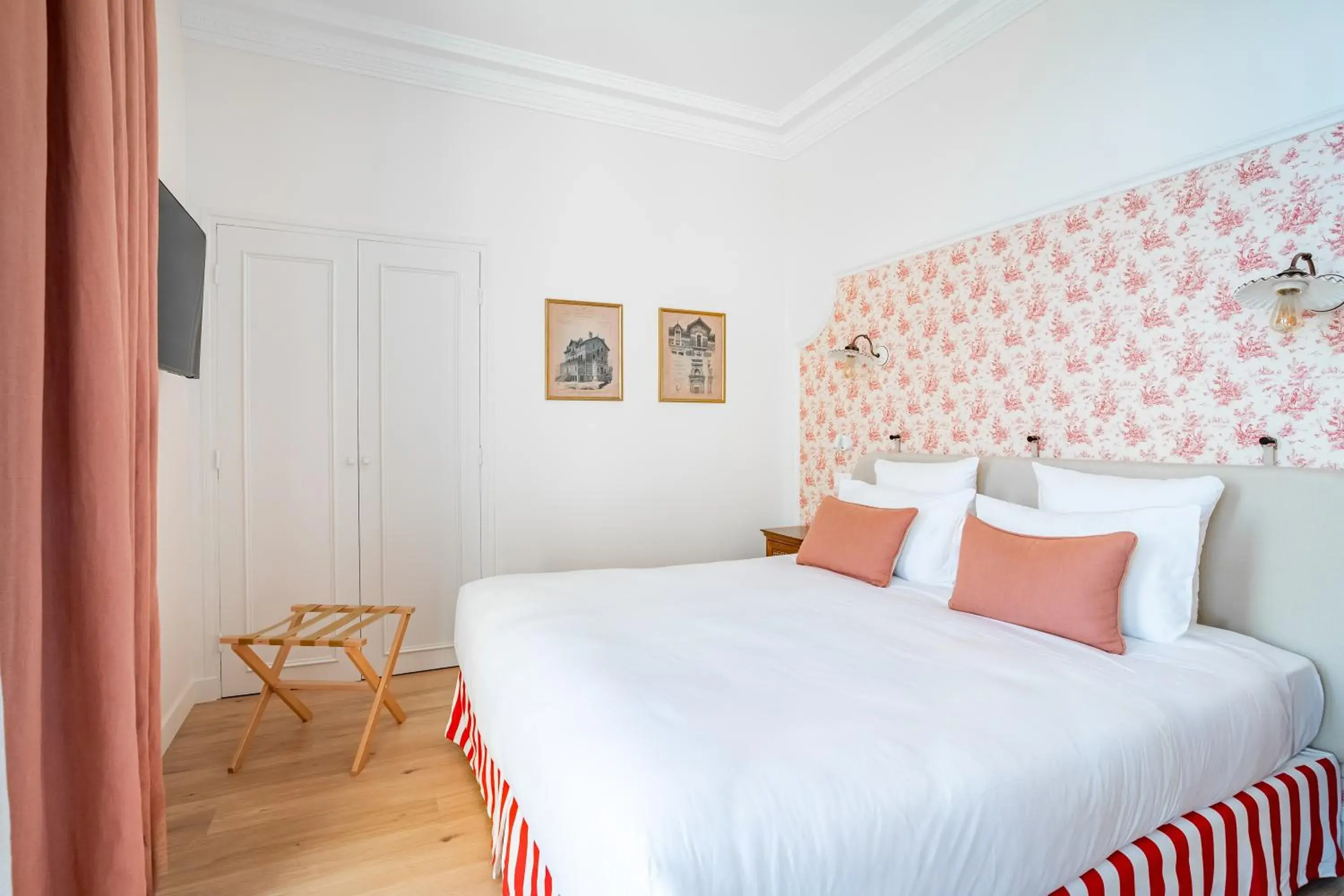 Superior Double Room in Villa Camille Hotel & Spa Superior Double Room in Villa Camille Hotel & Spa