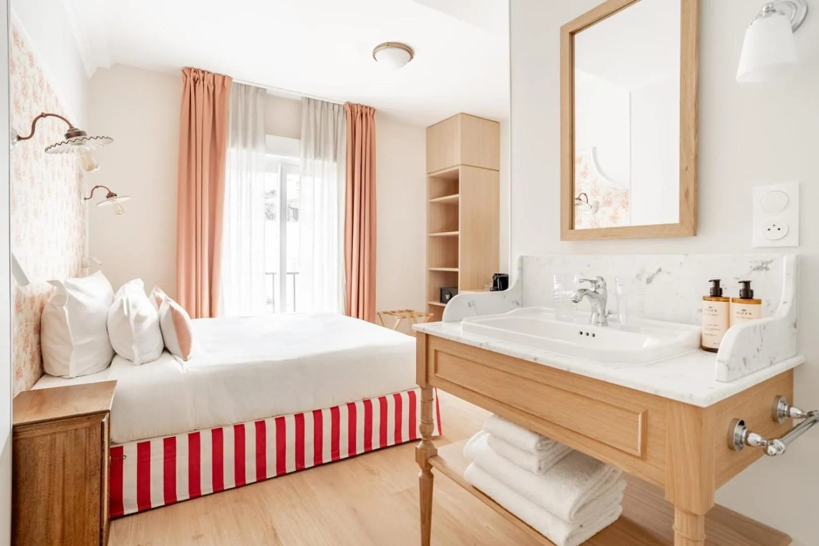 Photo of the whole room, Bed in Villa Camille Hotel & Spa