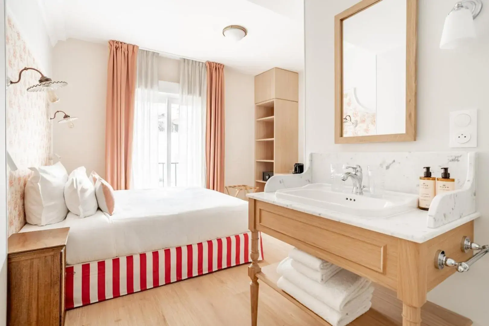 Classic Courtyard View in Villa Camille Hotel & Spa Classic Courtyard View in Villa Camille Hotel & Spa