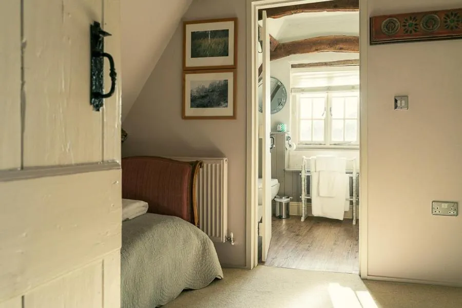 Bedroom, Bed in Fritton Lake - The Clubhouse
