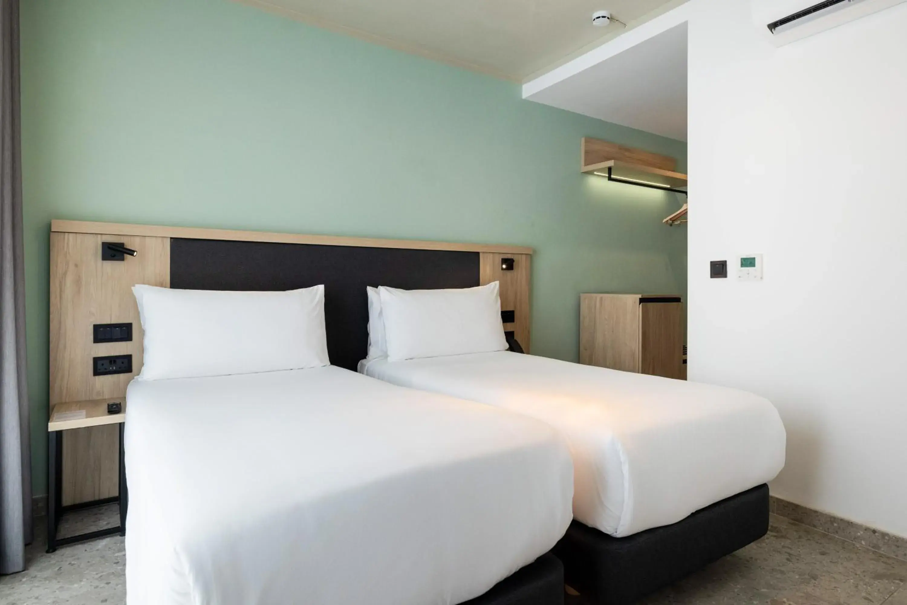 Standard Twin Room in Hotel Levante St Julian's, Affiliated by Melia Standard Twin Room in Hotel Levante St Julian's, Affiliated by Melia