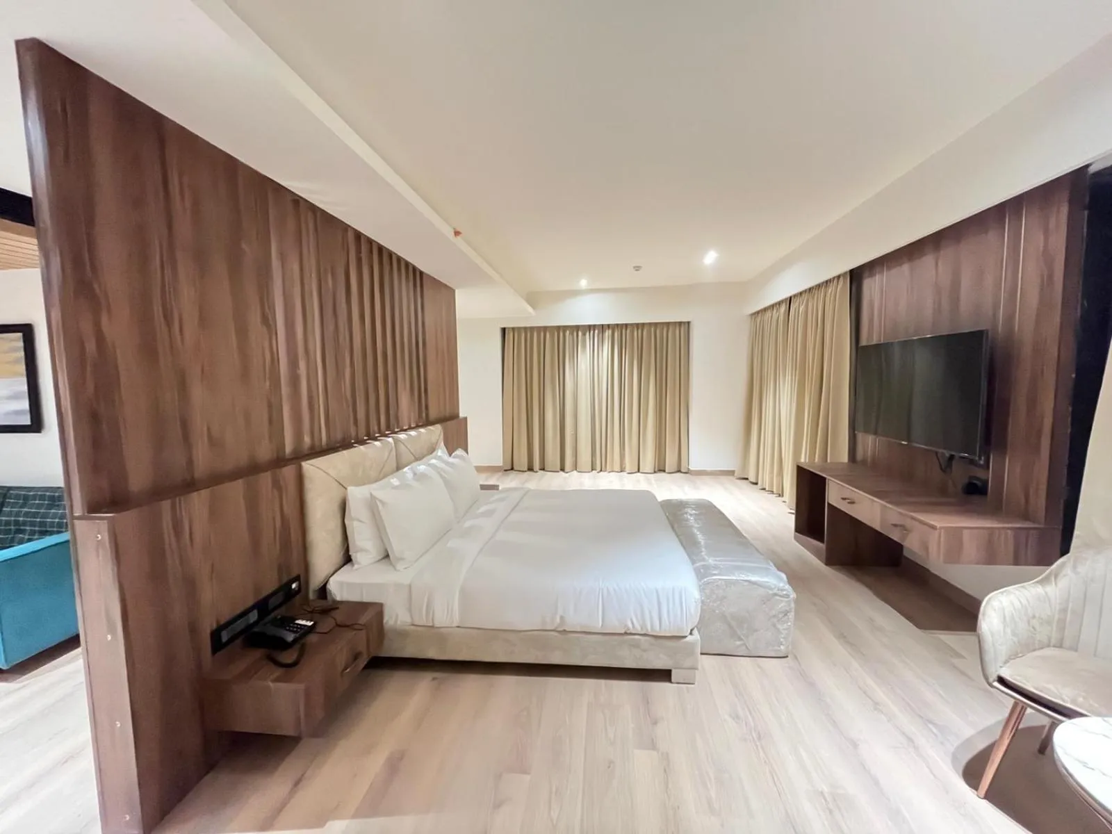 Bed in Dayal Gateway