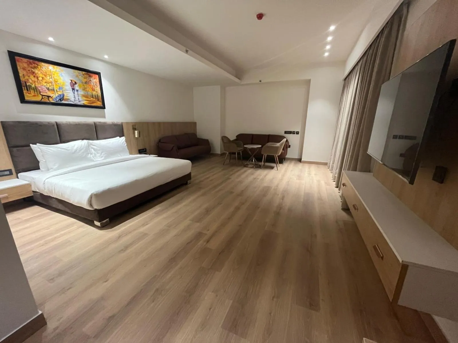 Bed in Dayal Gateway