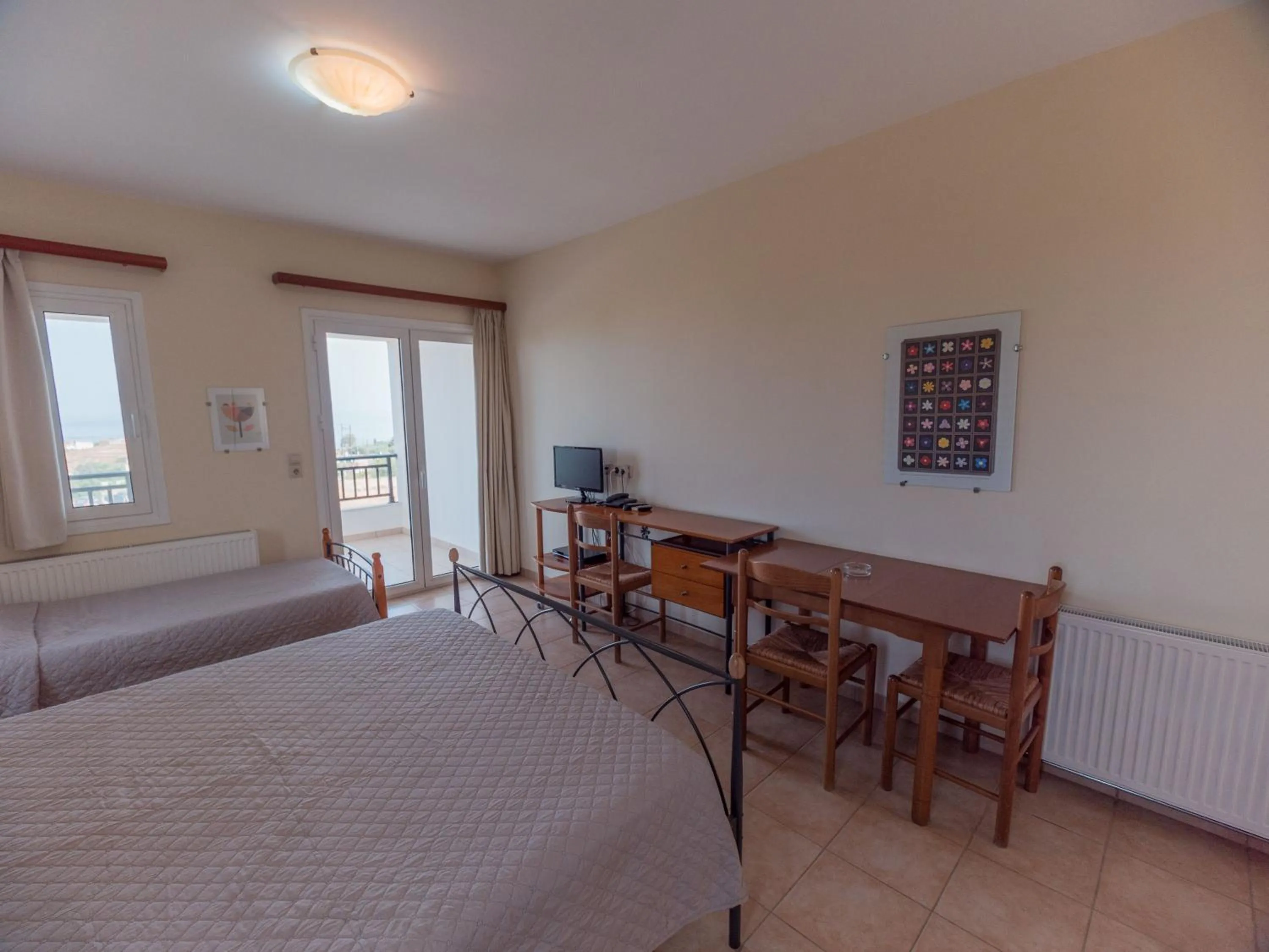 Bed in Apartments Hotel & Studios, Xifoupolis