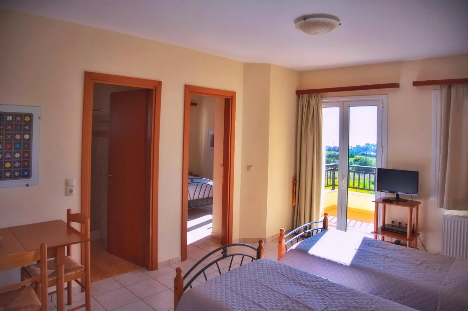 Bed in Apartments Hotel & Studios, Xifoupolis