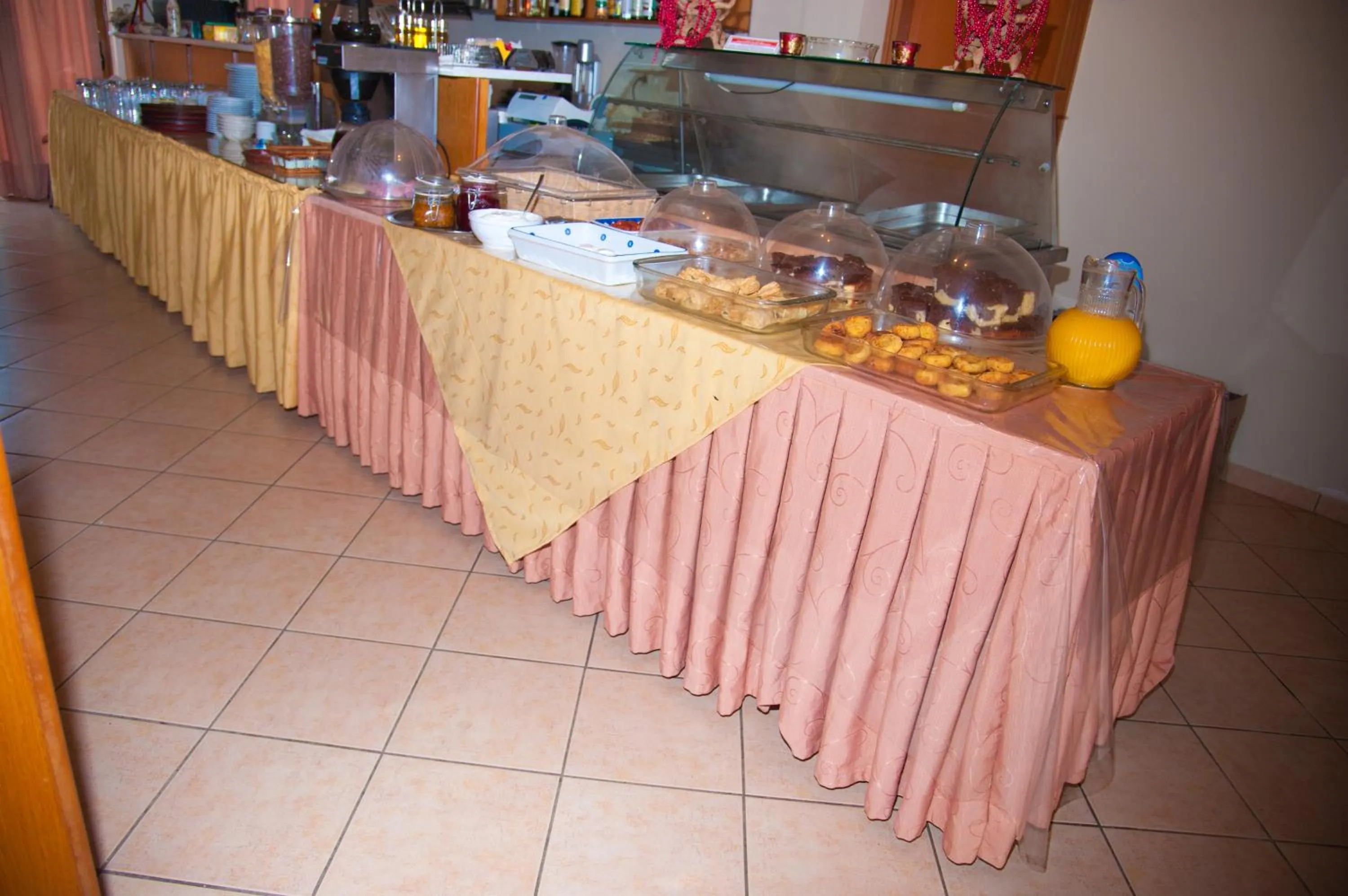 Restaurant/places to eat in Apartments Hotel & Studios, Xifoupolis