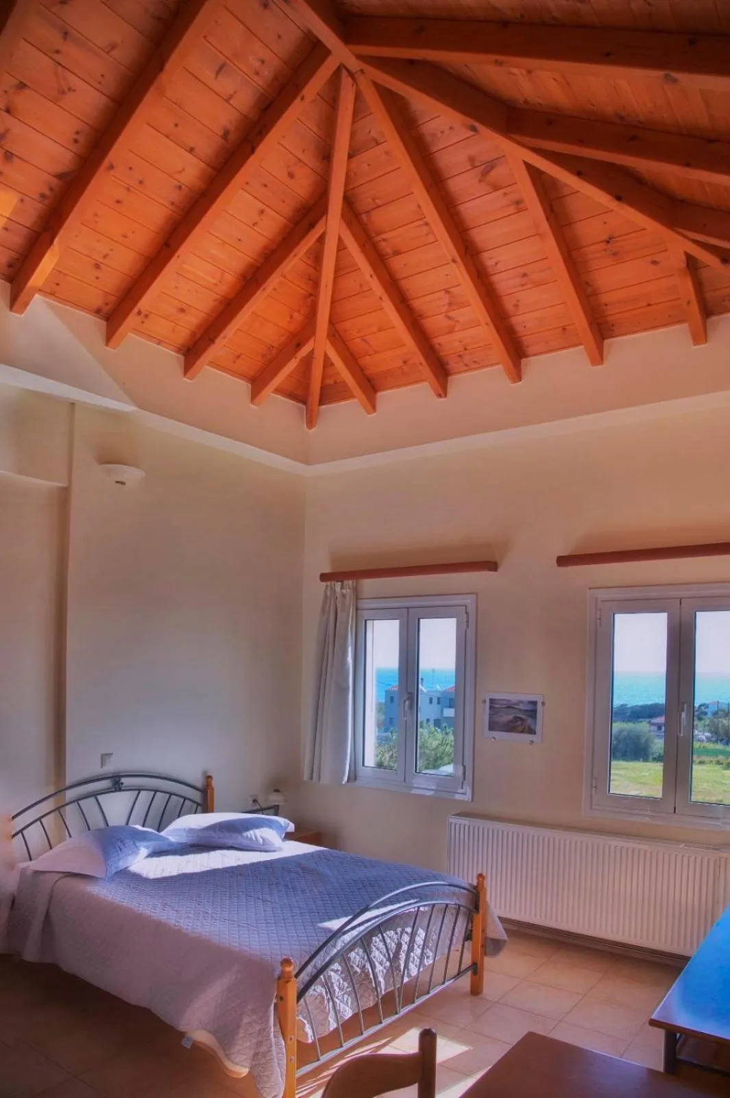 Bed in Apartments Hotel & Studios, Xifoupolis