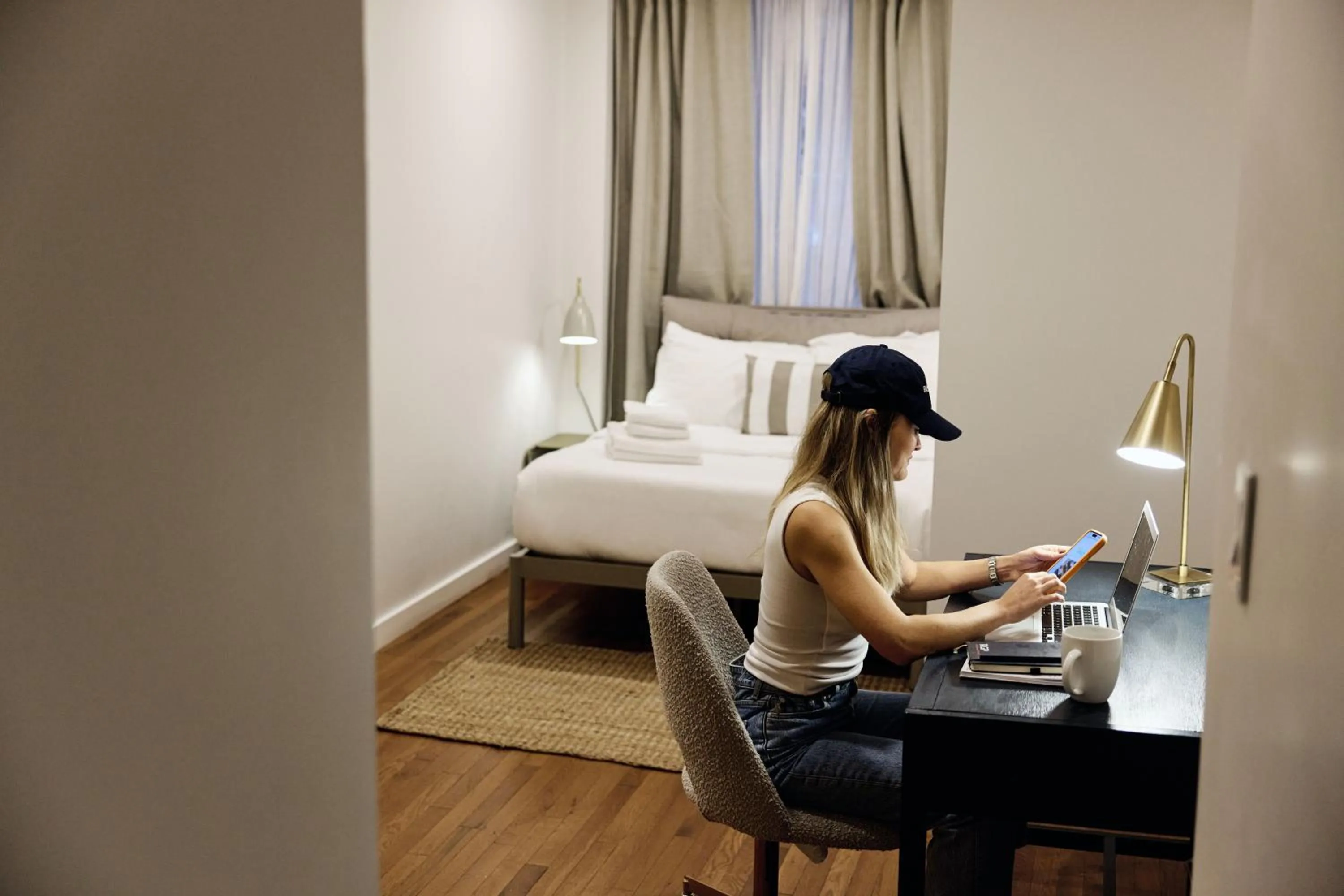 Bedroom, Bed in Outsite Chelsea