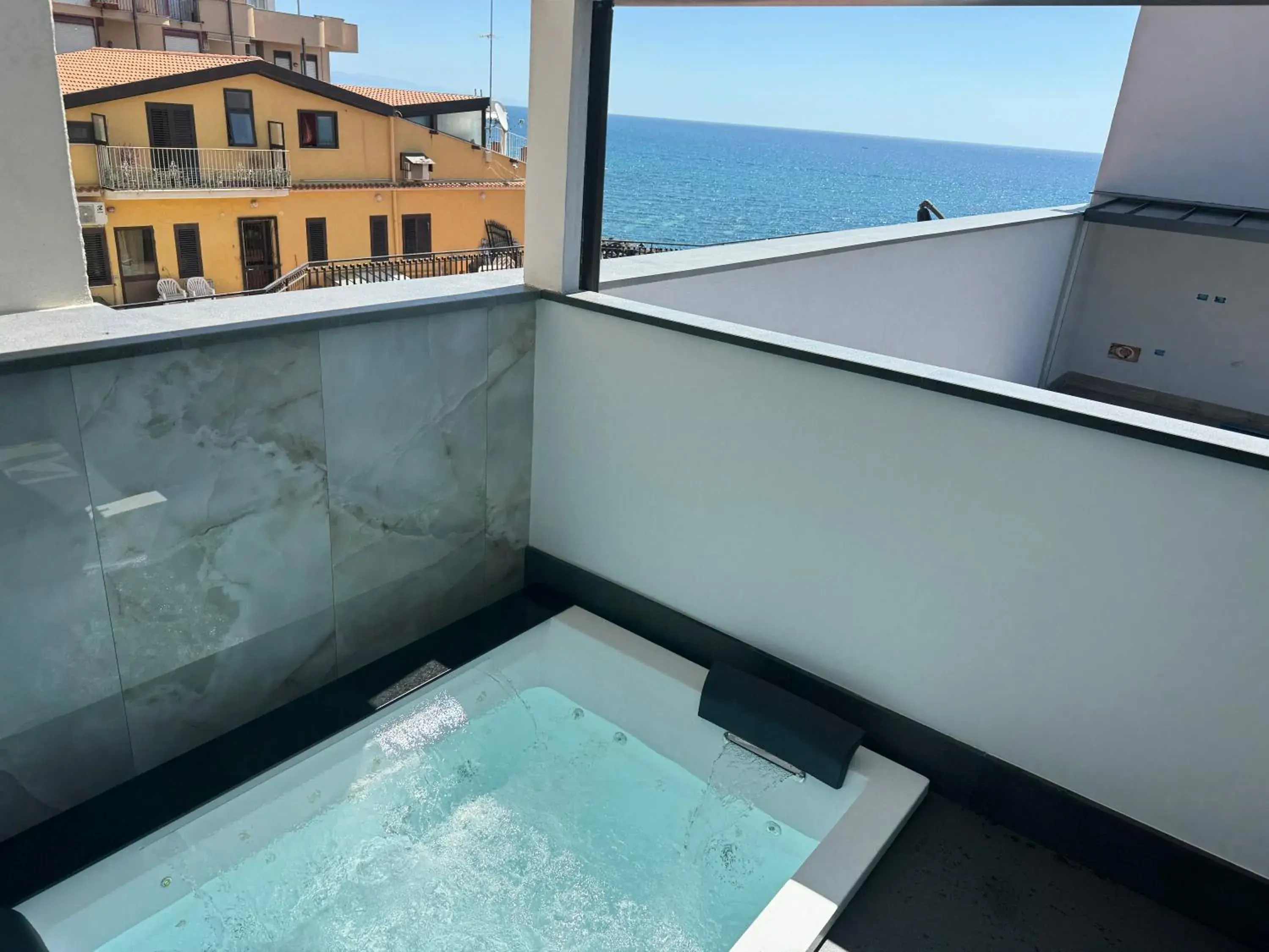 Queen Room with Sea View in Naxos Marina Bay Queen Room with Sea View in Naxos Marina Bay