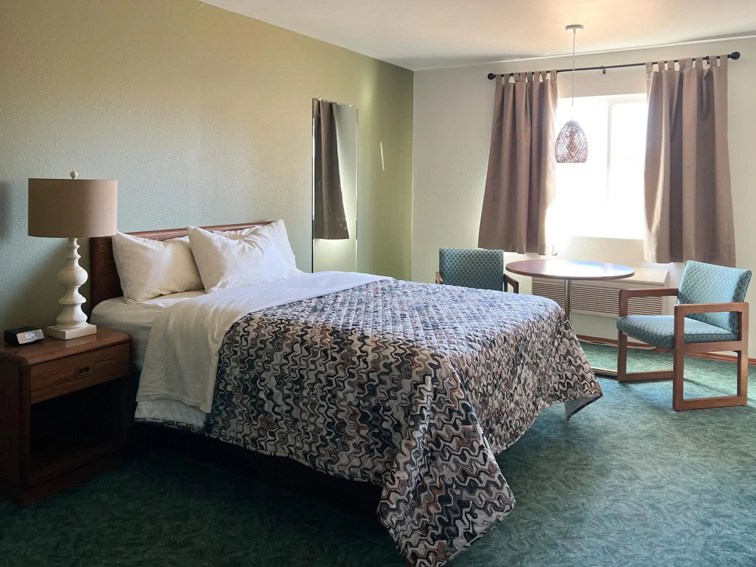 Standard Queen Room in The Trail Inn - Sutton, Nebraska - US-6 HWY Standard Queen Room in The Trail Inn - Sutton, Nebraska - US-6 HWY