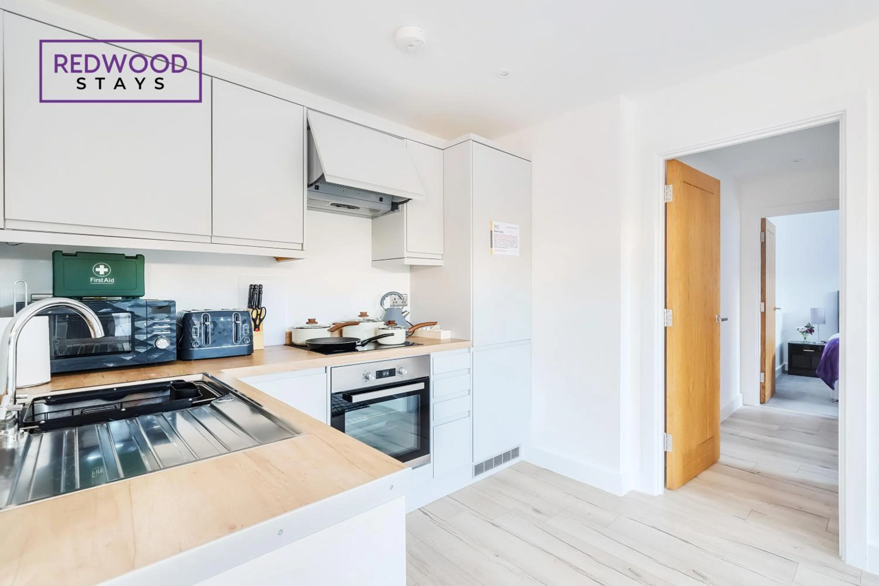 Kitchen or kitchenette in Modern Serviced Apartments For Contractors & Families with Free Parking, WiFi & Netflix By Redwood Stays