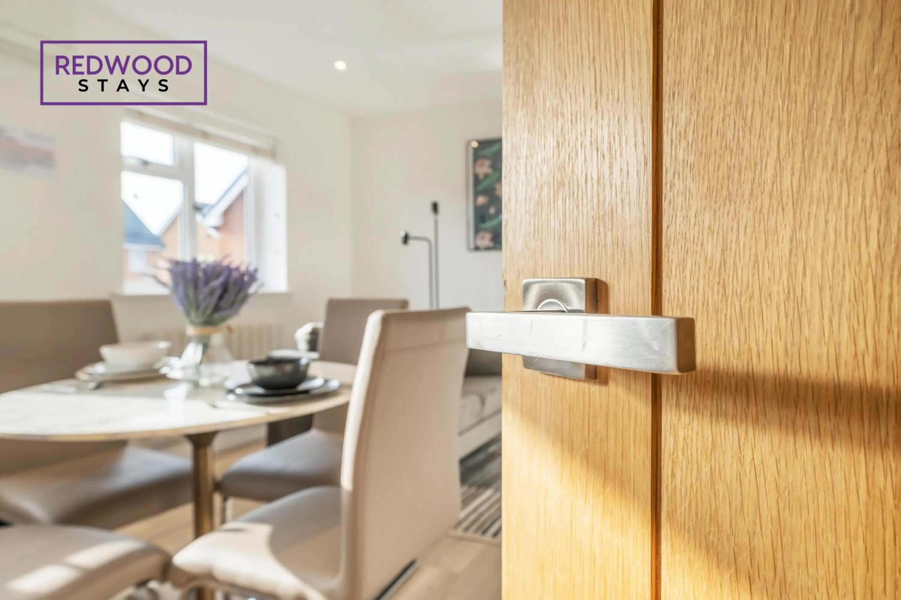 Dining area in Modern Serviced Apartments For Contractors & Families with Free Parking, WiFi & Netflix By Redwood Stays