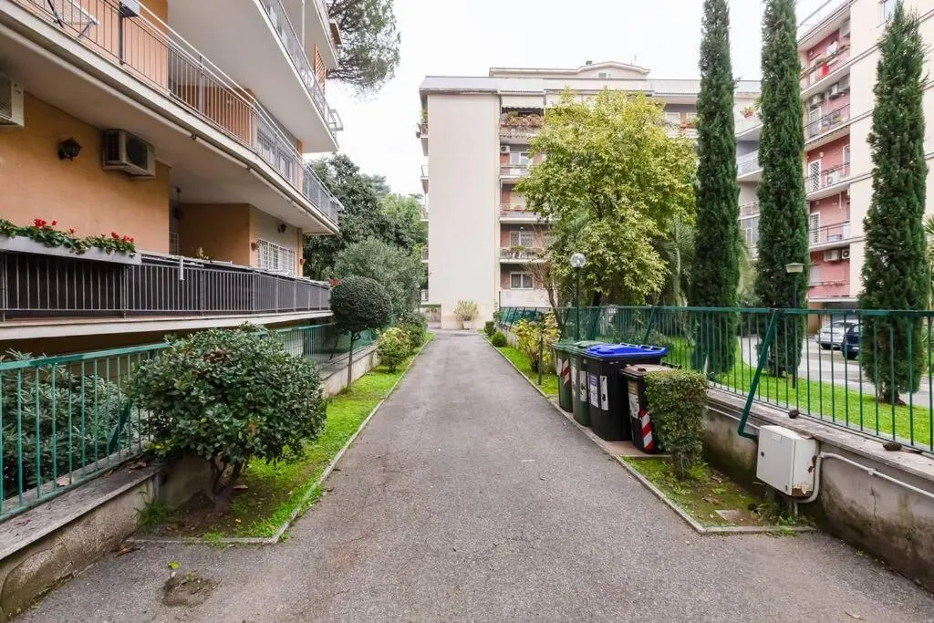 Garden in Exclusive Apartment in Eur Lake