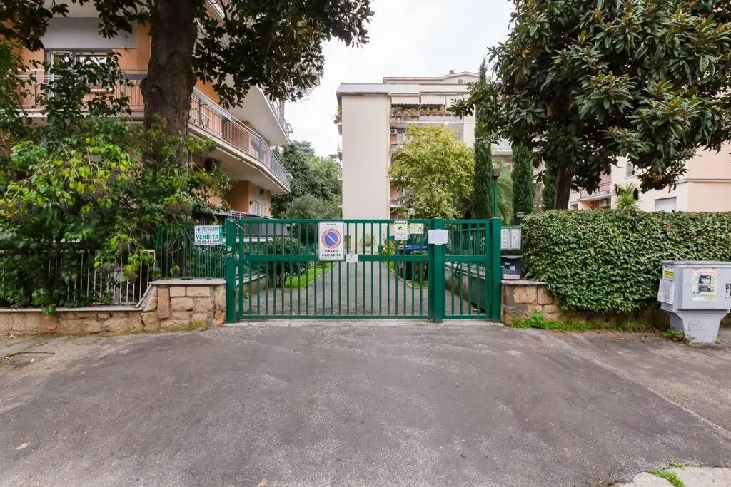 Property building in Exclusive Apartment in Eur Lake