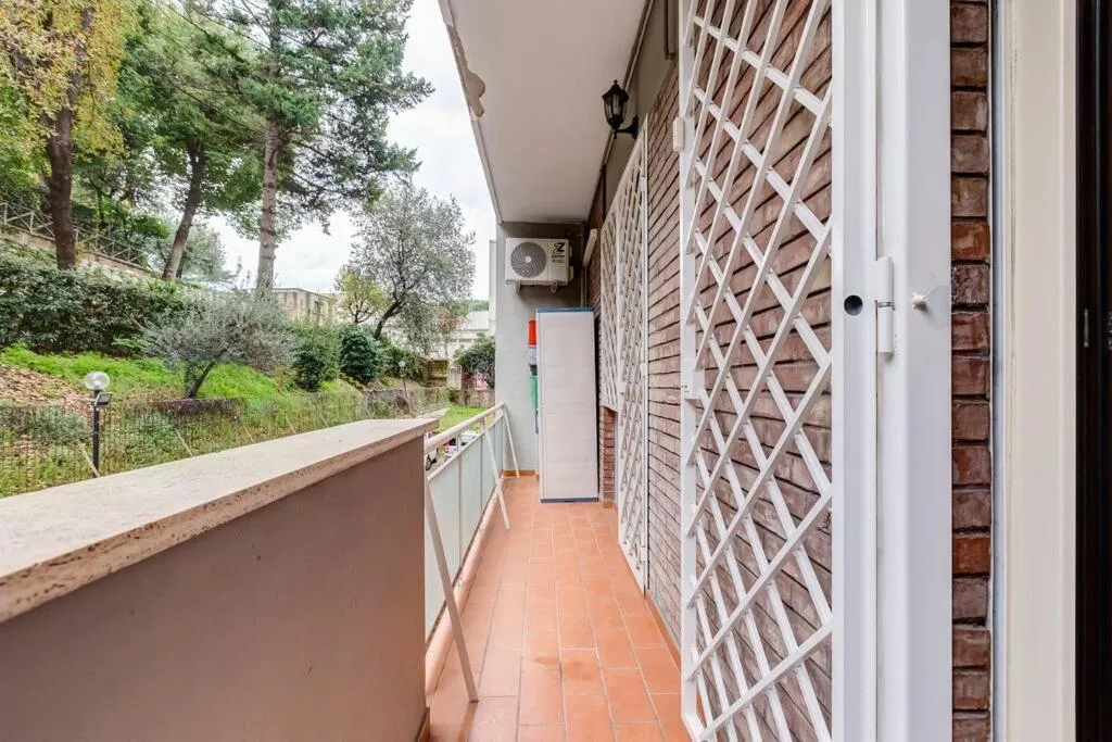 Exclusive Apartment in Eur Lake