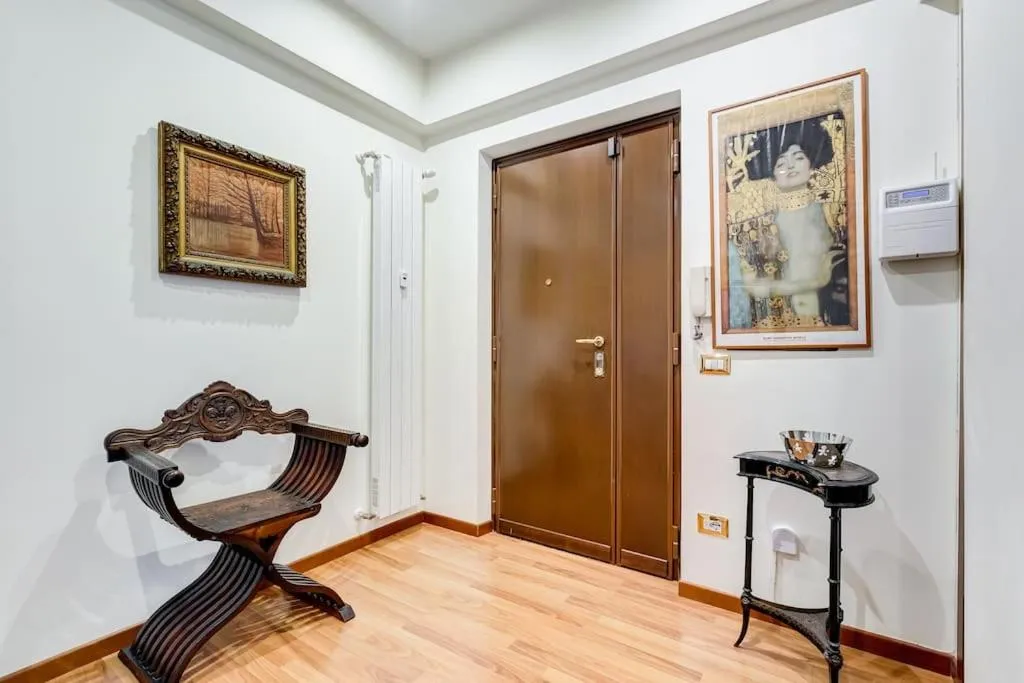 Exclusive Apartment in Eur Lake