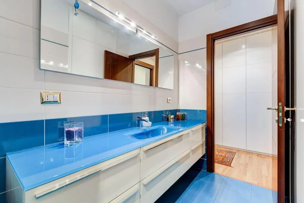 Exclusive Apartment in Eur Lake