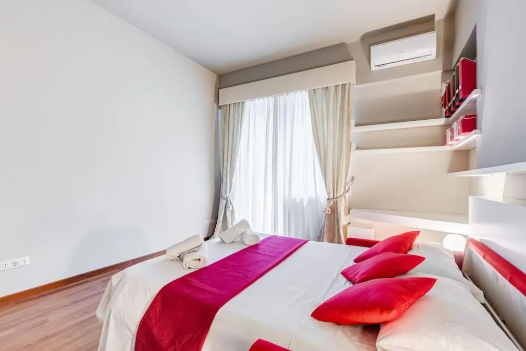 Bed in Exclusive Apartment in Eur Lake