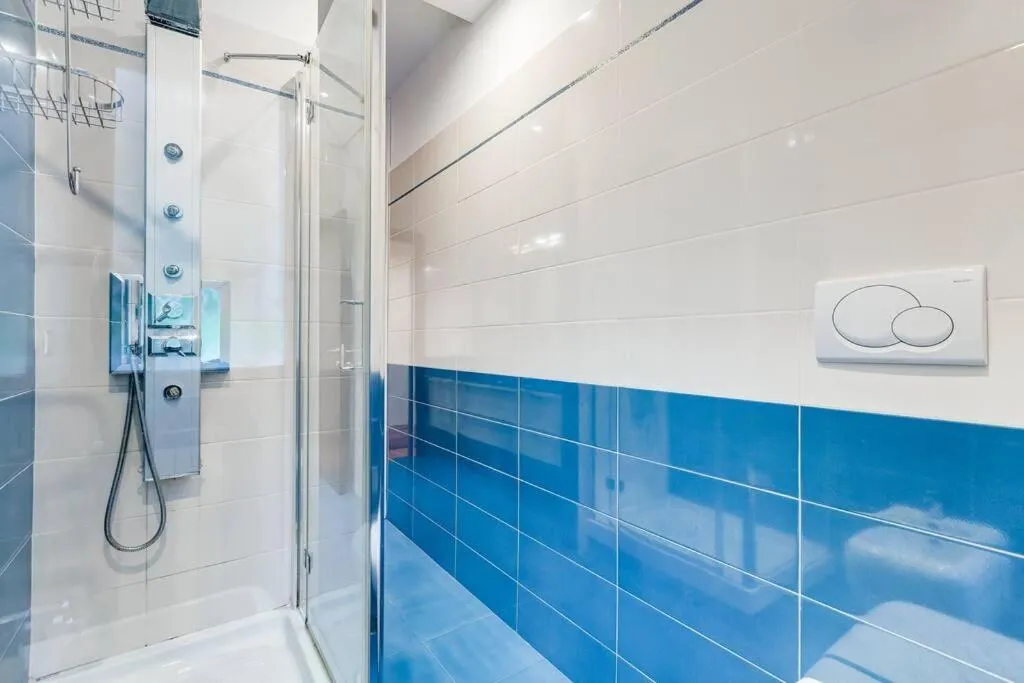 Exclusive Apartment in Eur Lake