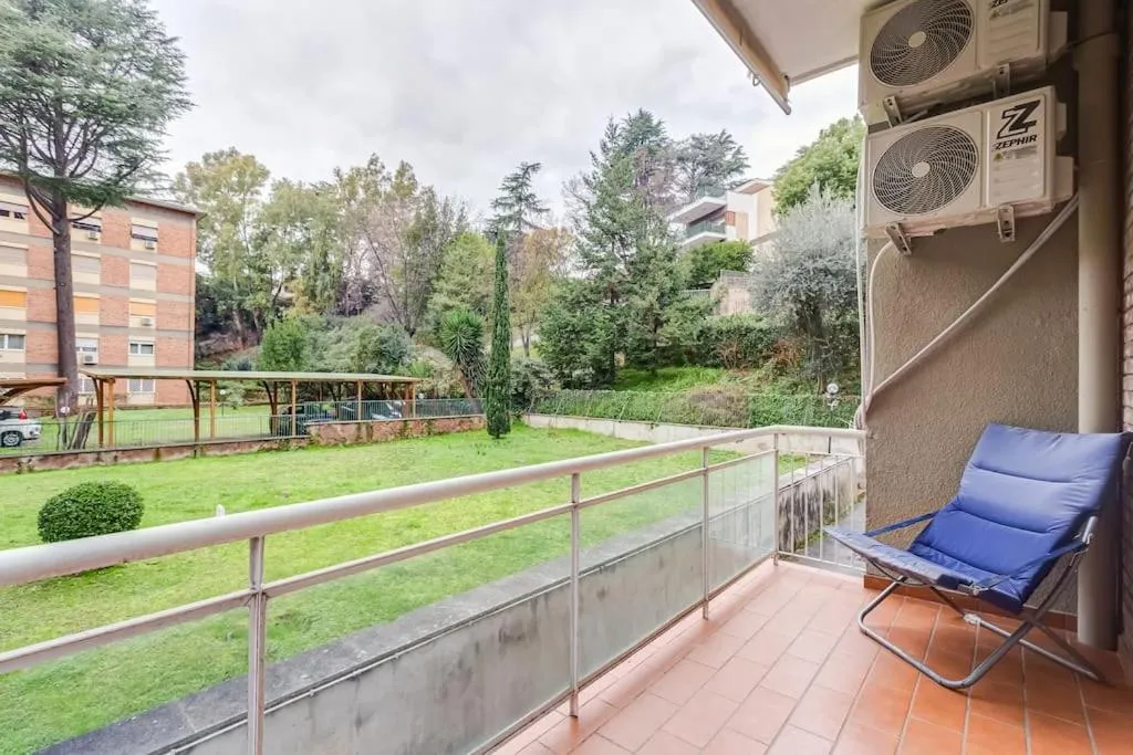 Exclusive Apartment in Eur Lake