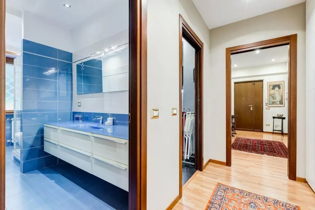 Bed in Exclusive Apartment in Eur Lake