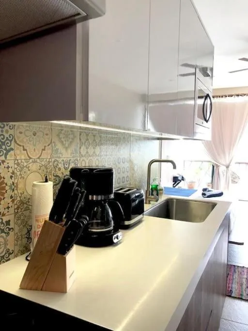 Coffee/tea facilities in Near Beach+Jungle Views. King bed+220 megs+2 bikes