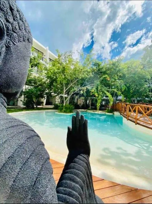 Near Beach+Jungle Views. King bed+220 megs+2 bikes