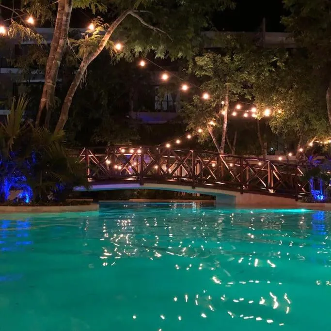 Near Beach+Jungle Views. King bed+220 megs+2 bikes