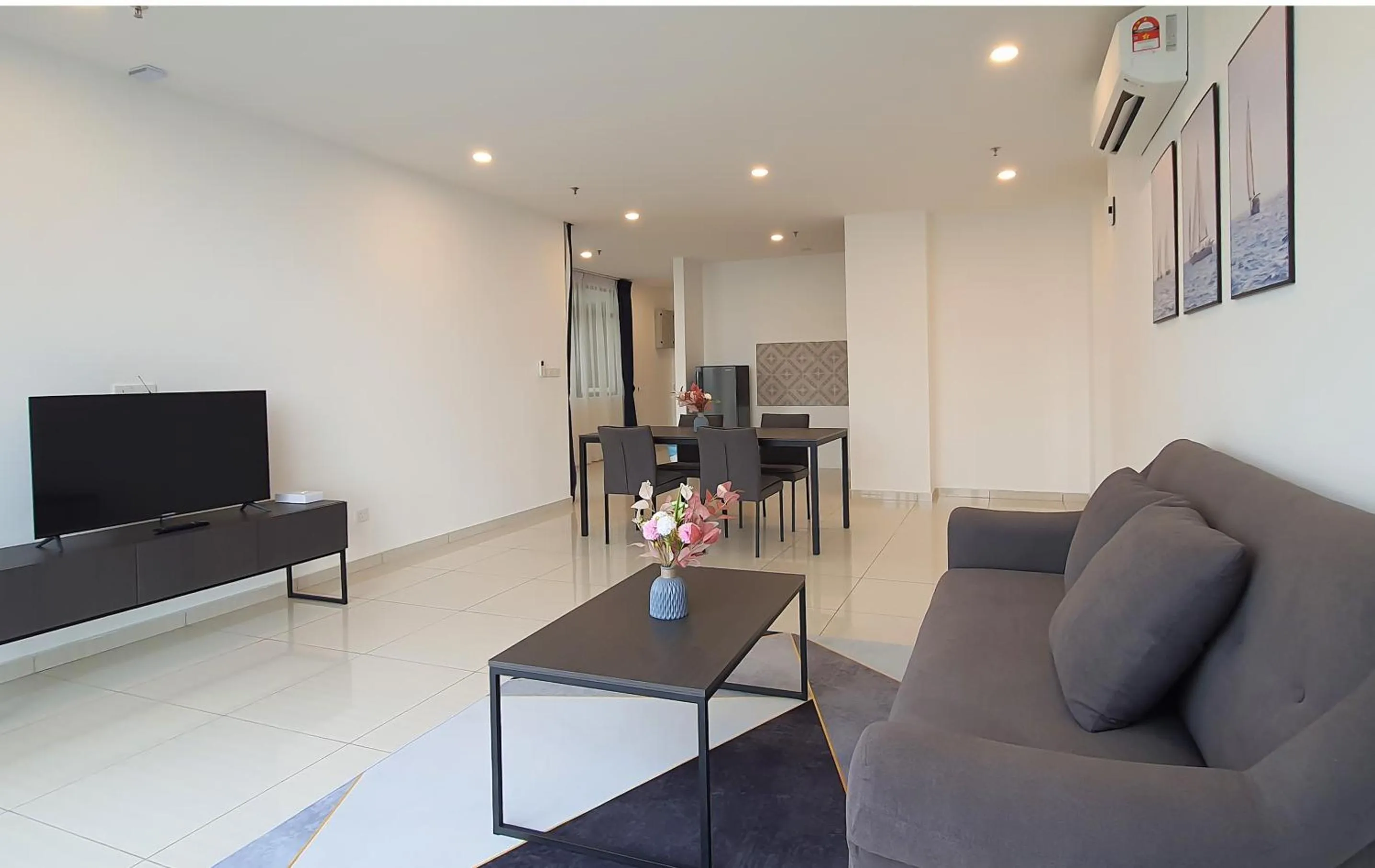 Communal lounge/ TV room in Ramada Suites by Wyndham The Straits Johor Bahru