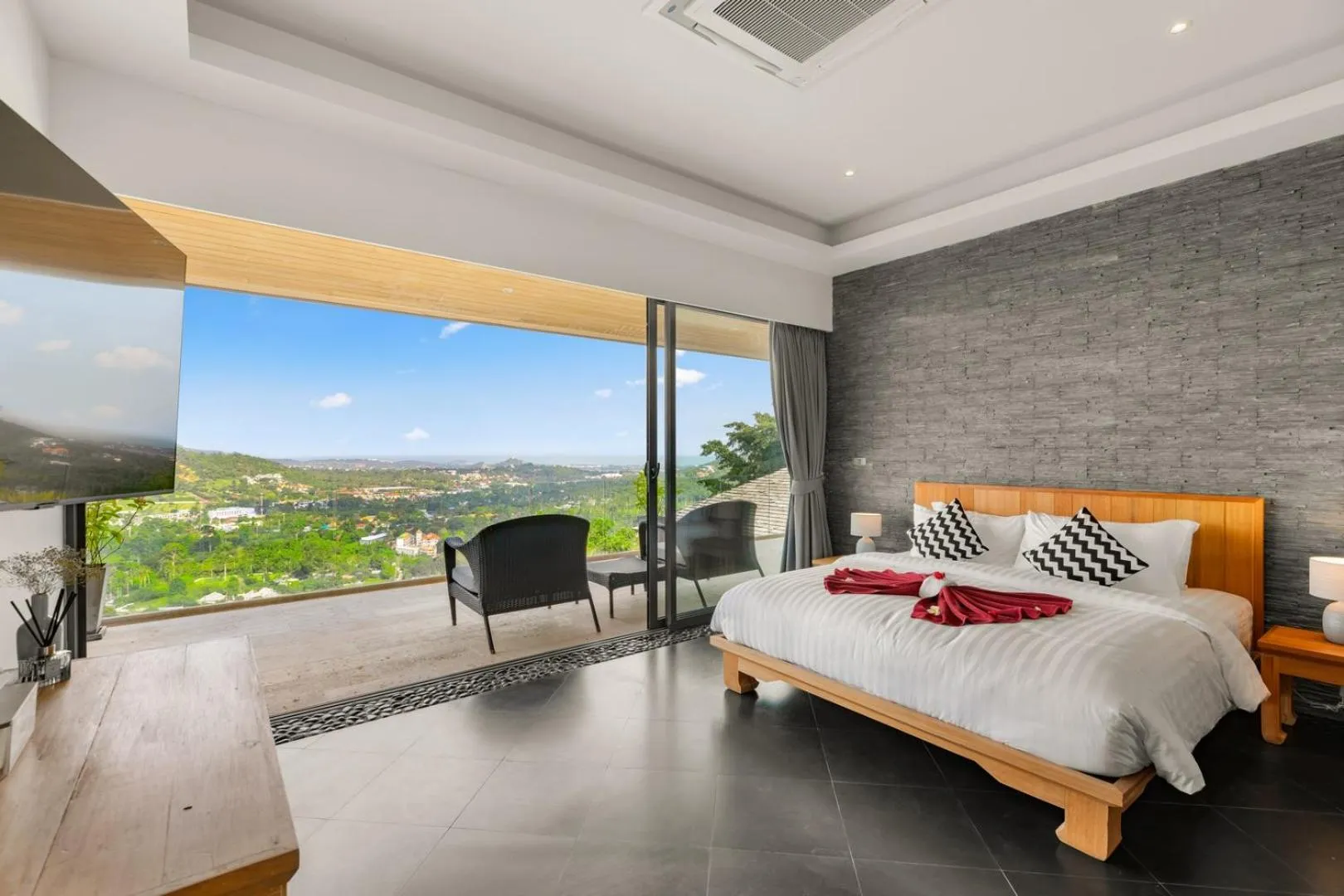 Bed in Villa Firefly- Spectacular Family Friendly Villa