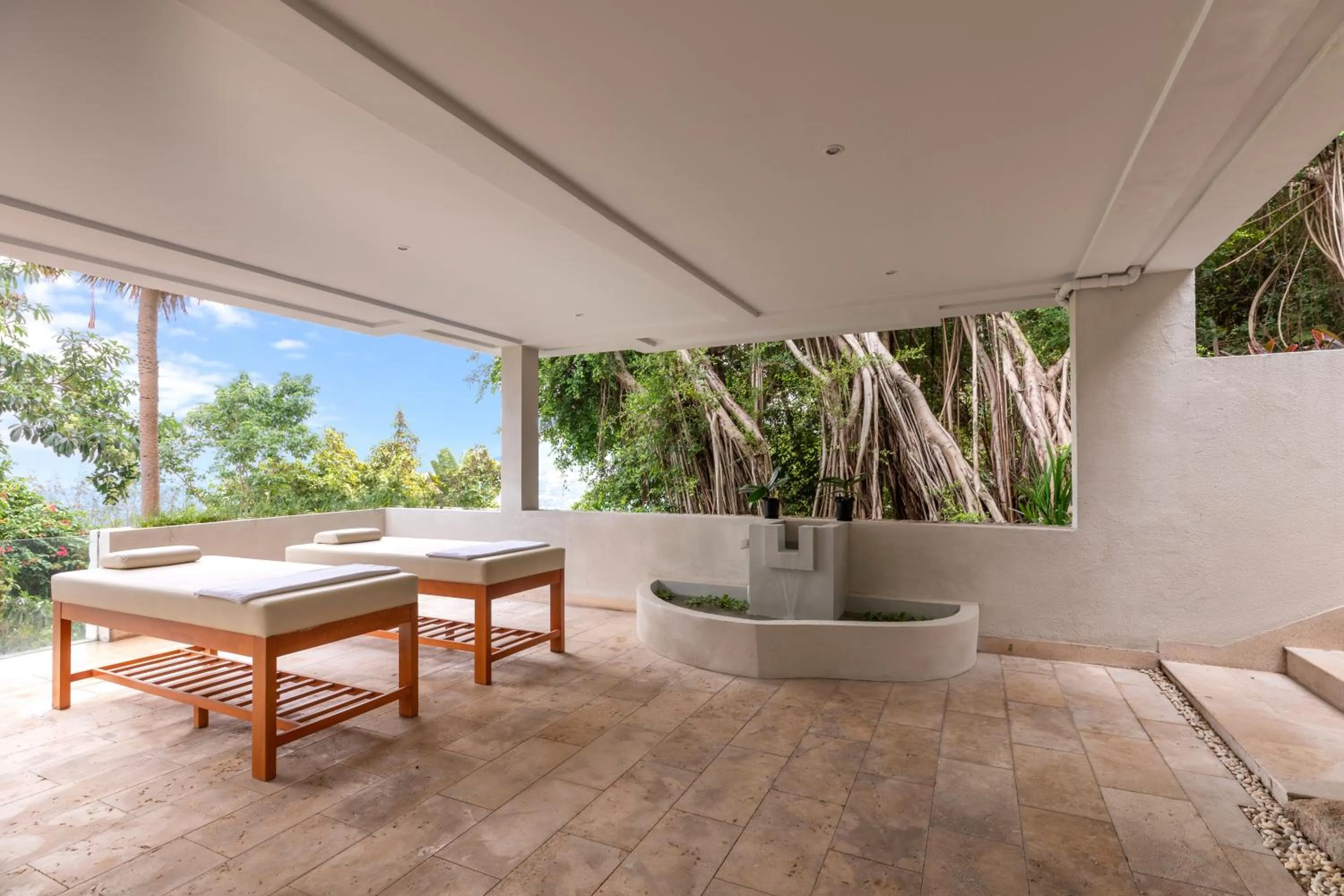 Patio in Villa Firefly- Spectacular Family Friendly Villa