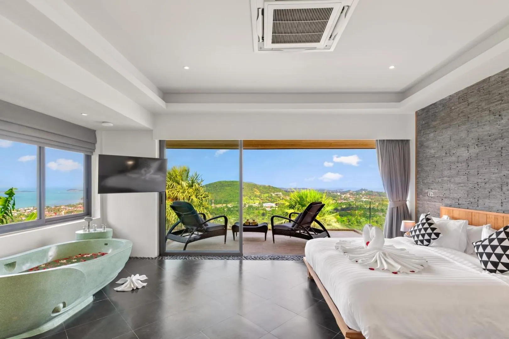 Bed in Villa Firefly- Spectacular Family Friendly Villa