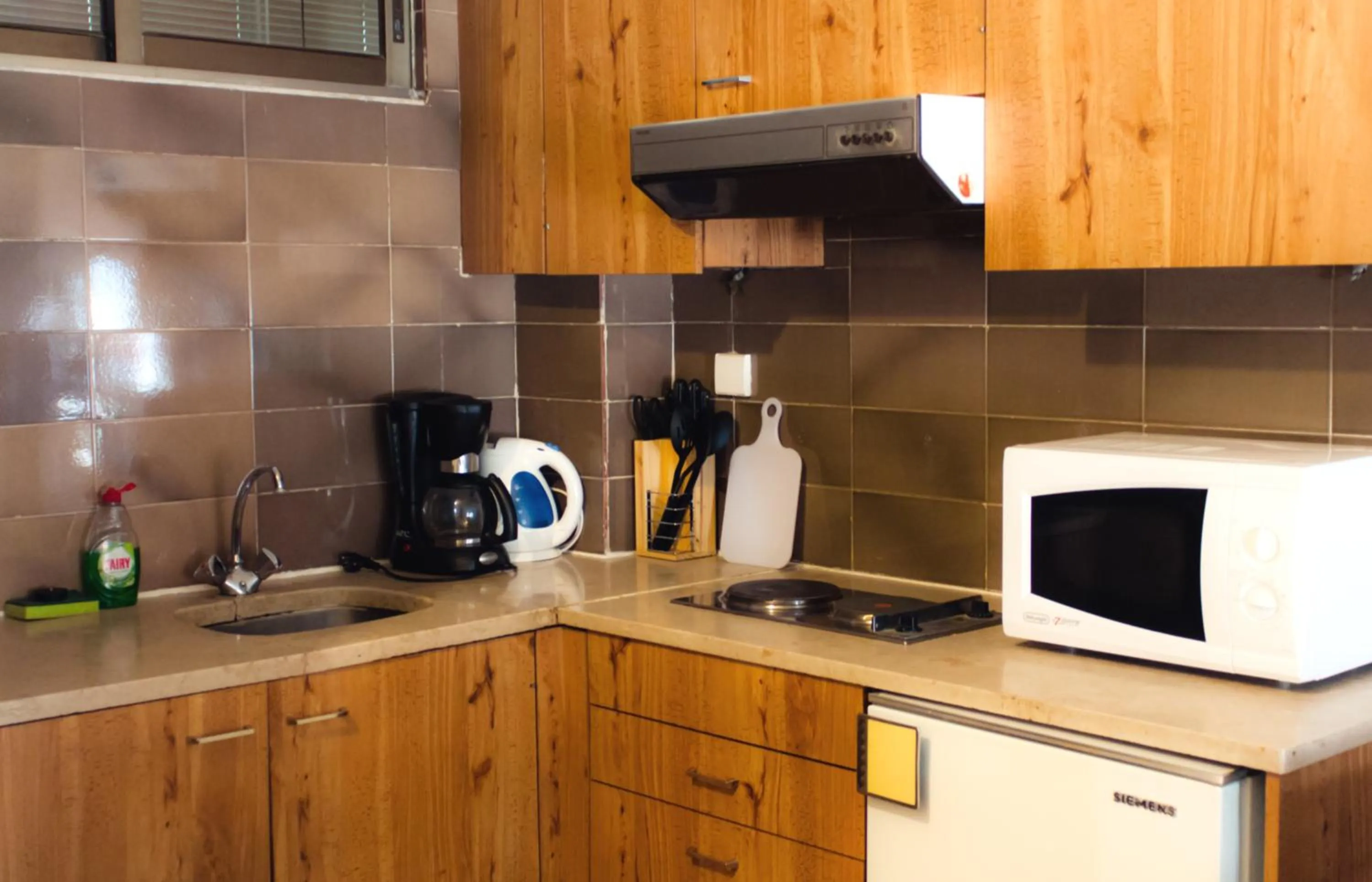 Coffee/tea facilities in Apollonia Hotel Apartments