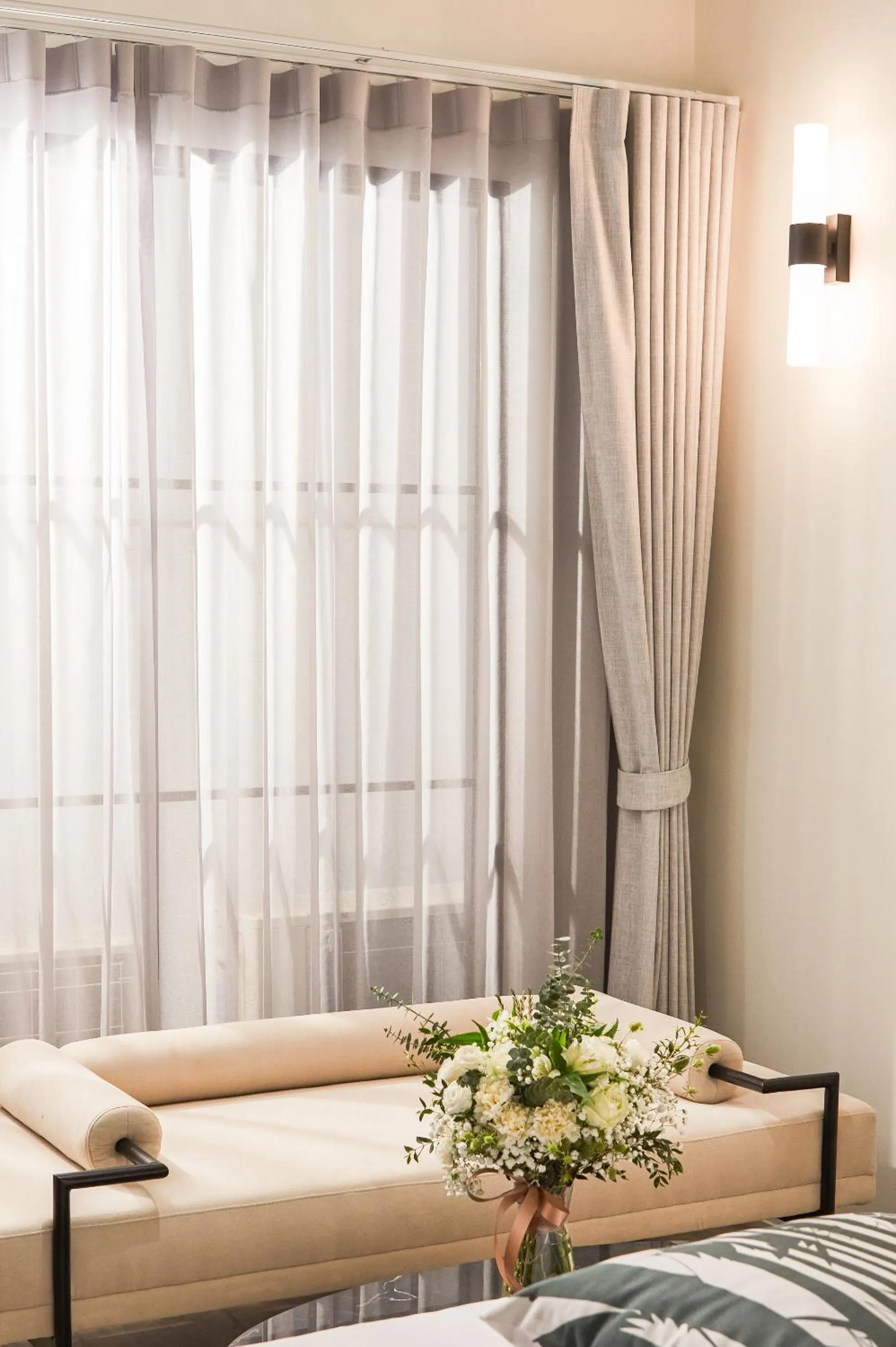 Seating area, Bed in Hotel Sapin