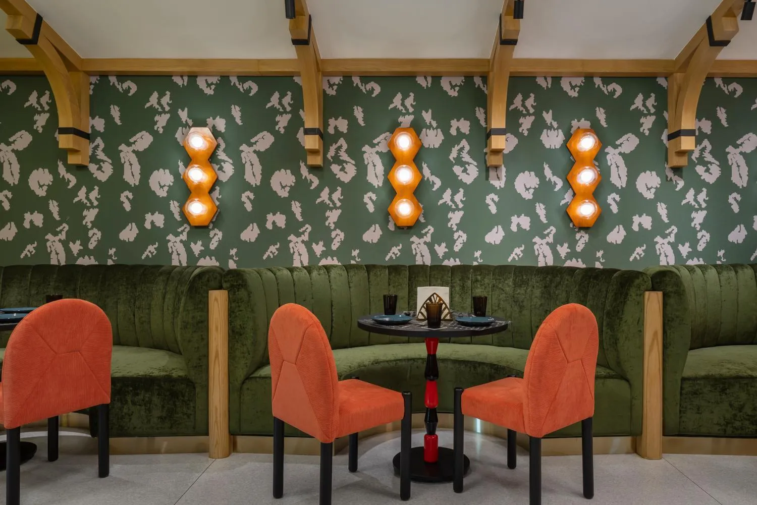 Restaurant/places to eat in Hotel Sapin