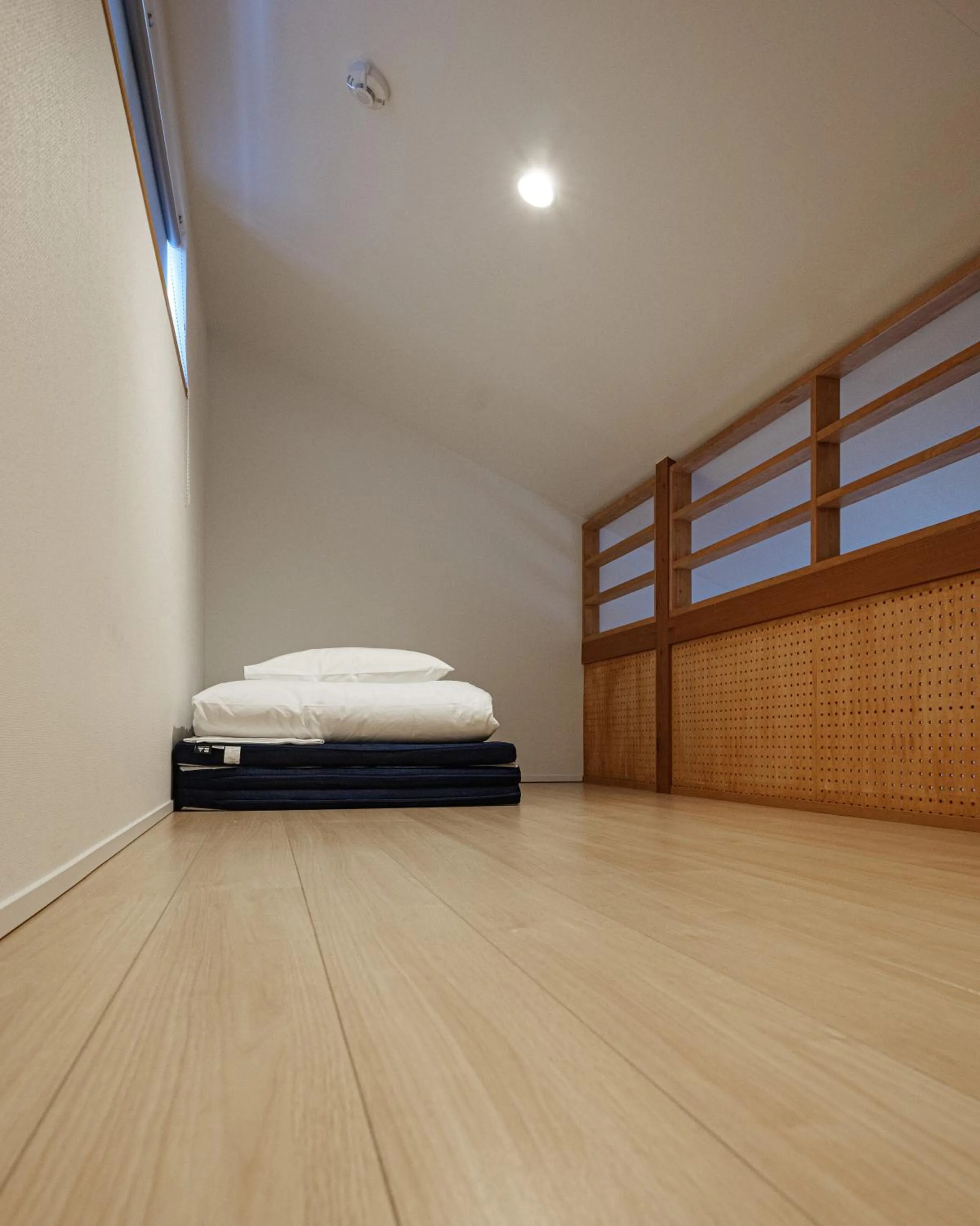 Bed in trive osu east 駅チカ 大須観音通商店街スグ