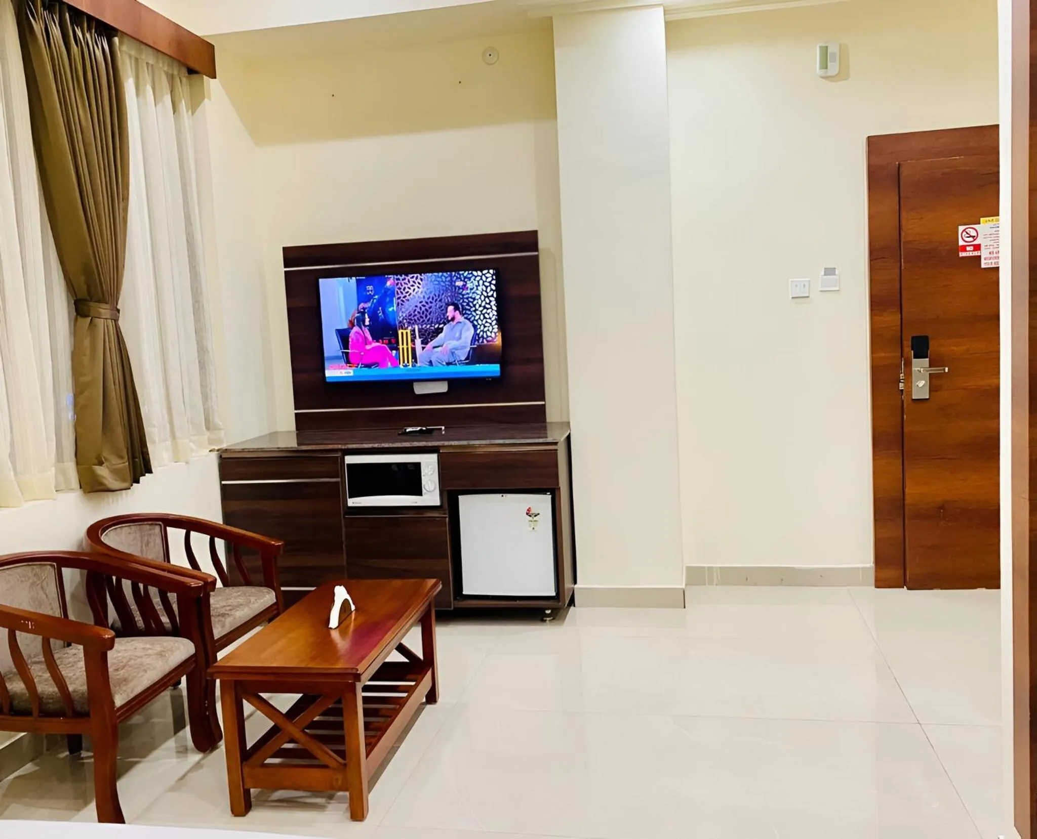 TV and multimedia in PPH Living Gnr Grand Luxury Rooms