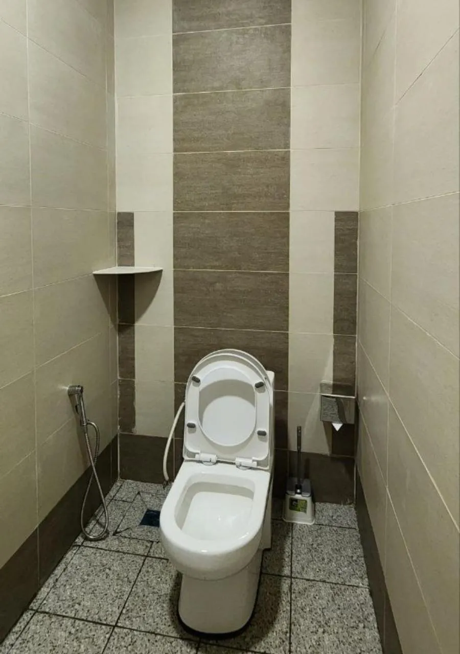 Toilet in Grapevine Garden