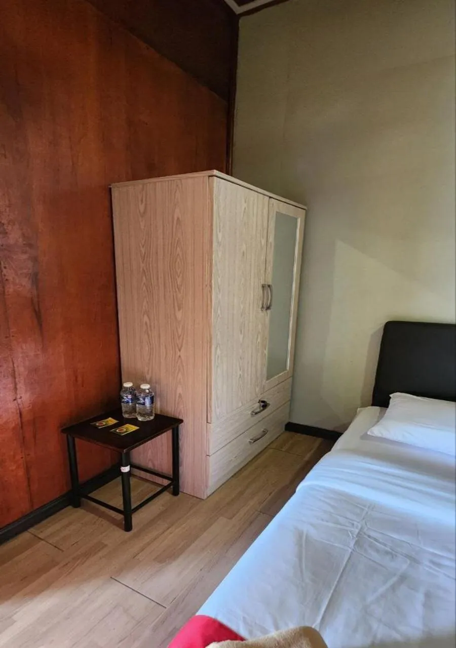 Bed in Grapevine Garden