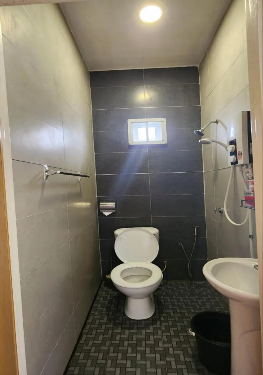 Shower in Grapevine Garden