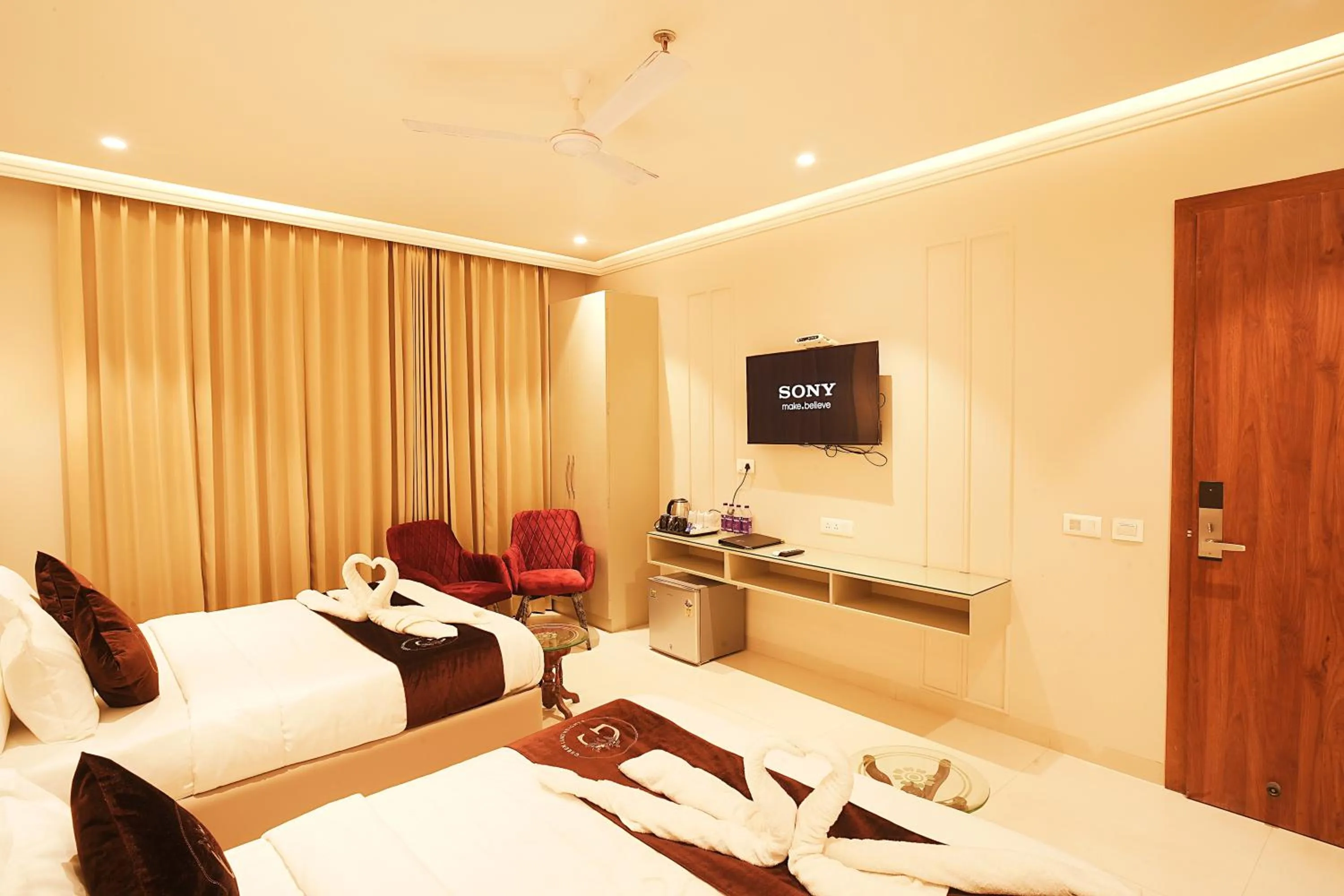 Bed in Hotel Green Land Heights