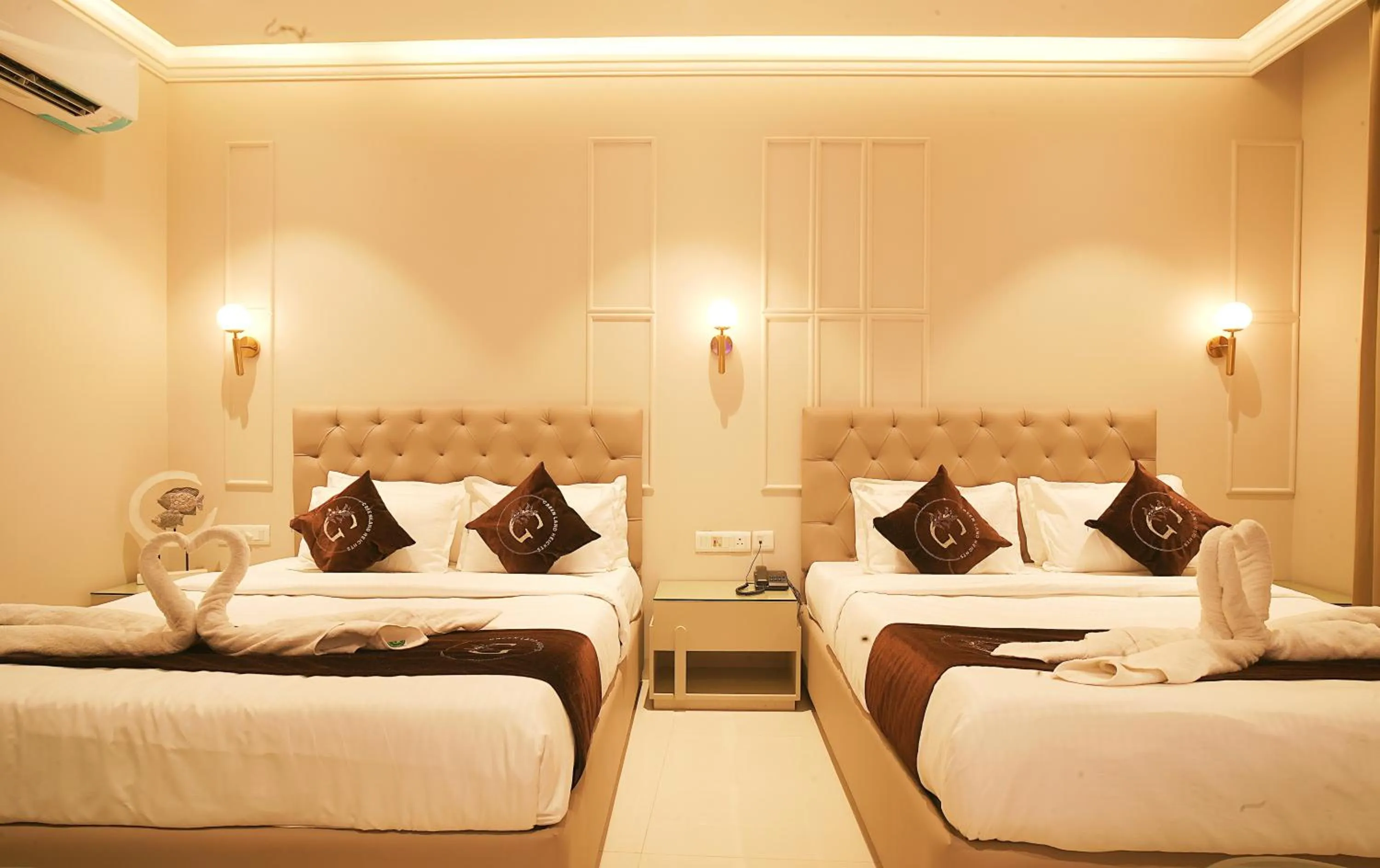 Bed in Hotel Green Land Heights