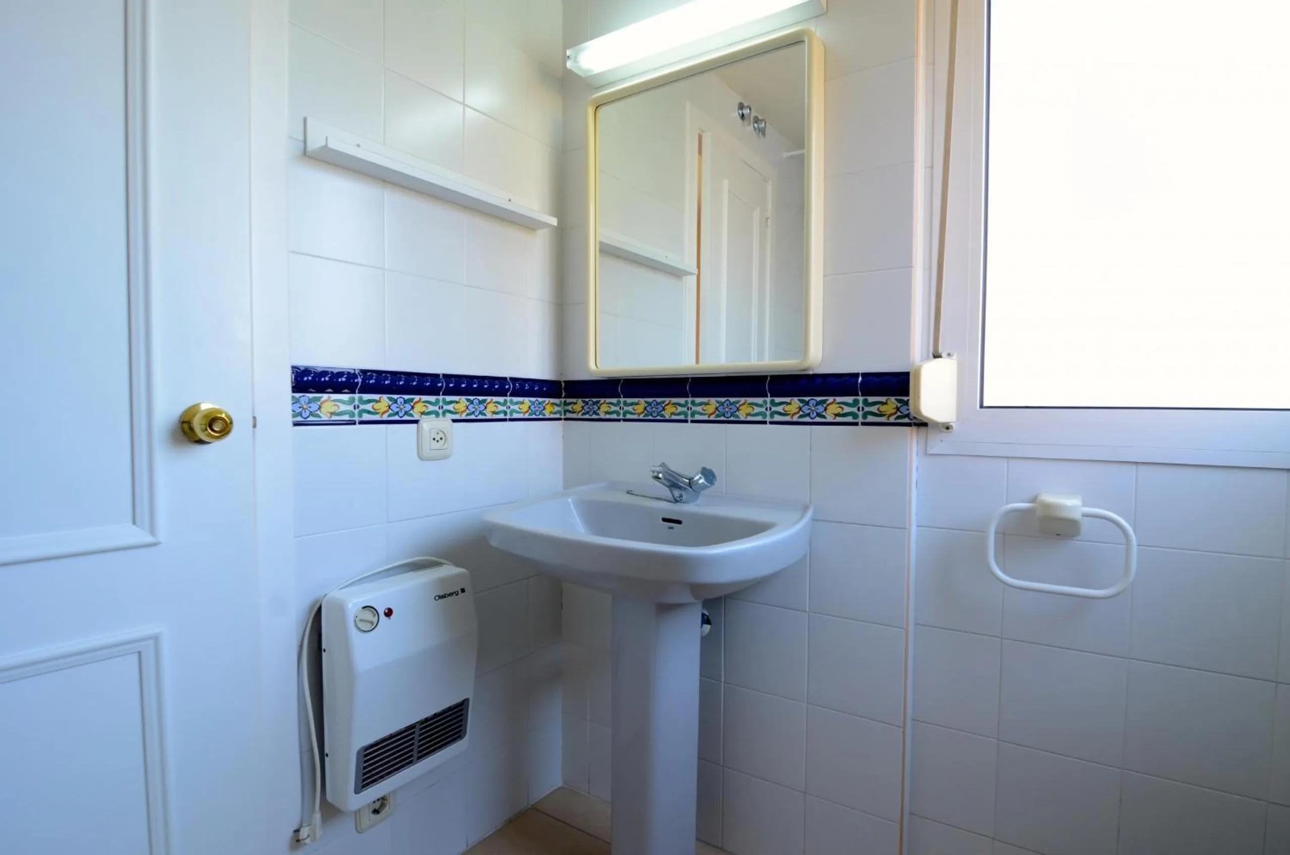 Bathroom in Terrassa del Mar 6-1-B