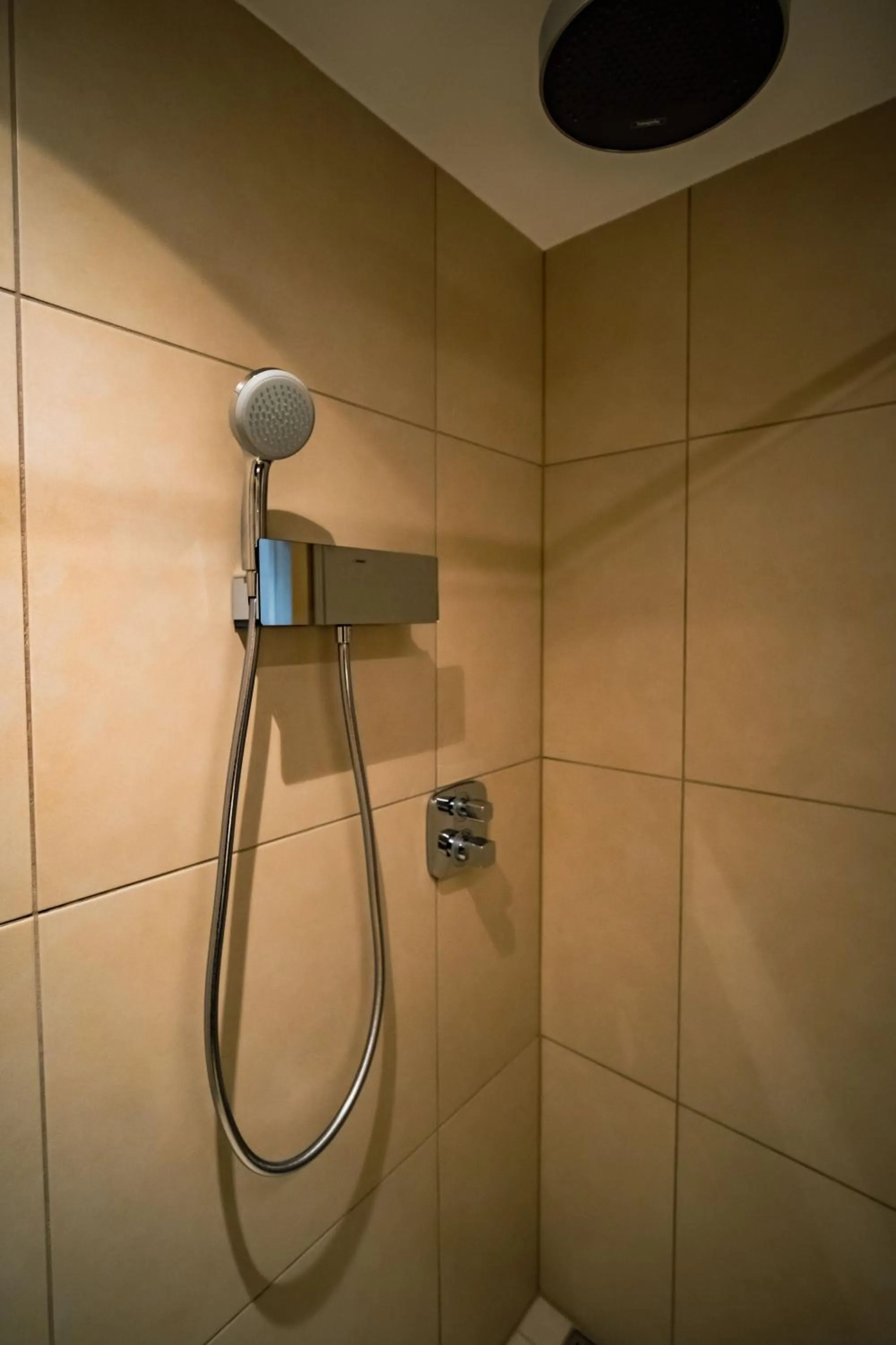 Shower in Eleven Business & Sport Hotel