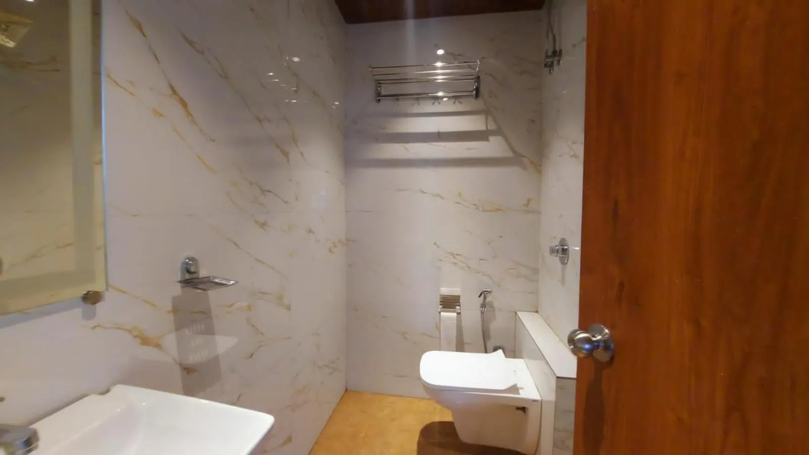 Bathroom in HOTEL RIGGA INN KOKILABEN DHIRUBHAI AMBANI Hospital