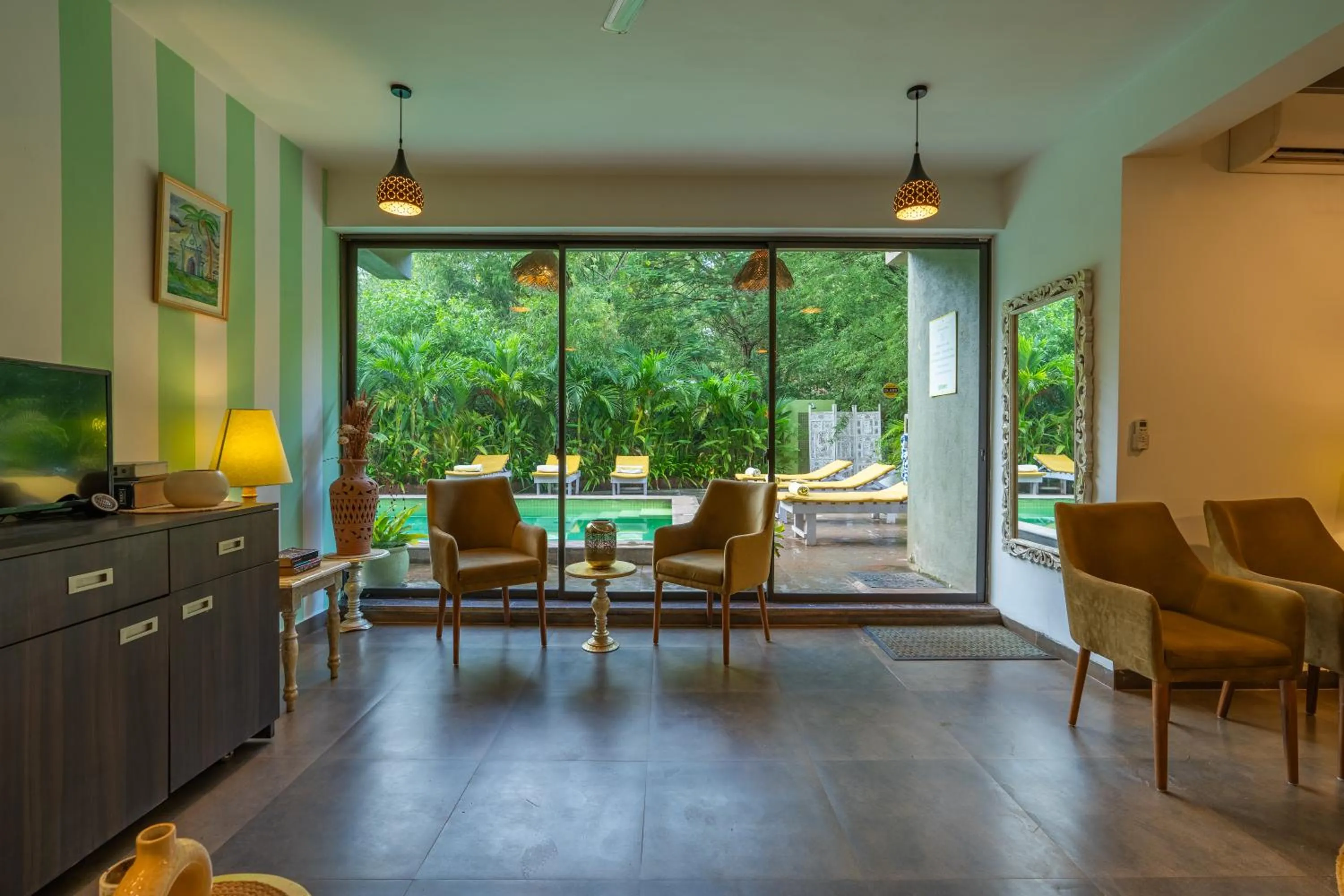 Seating area in Locomo Boutique, Morjim - Cozy tropical stay, near beach