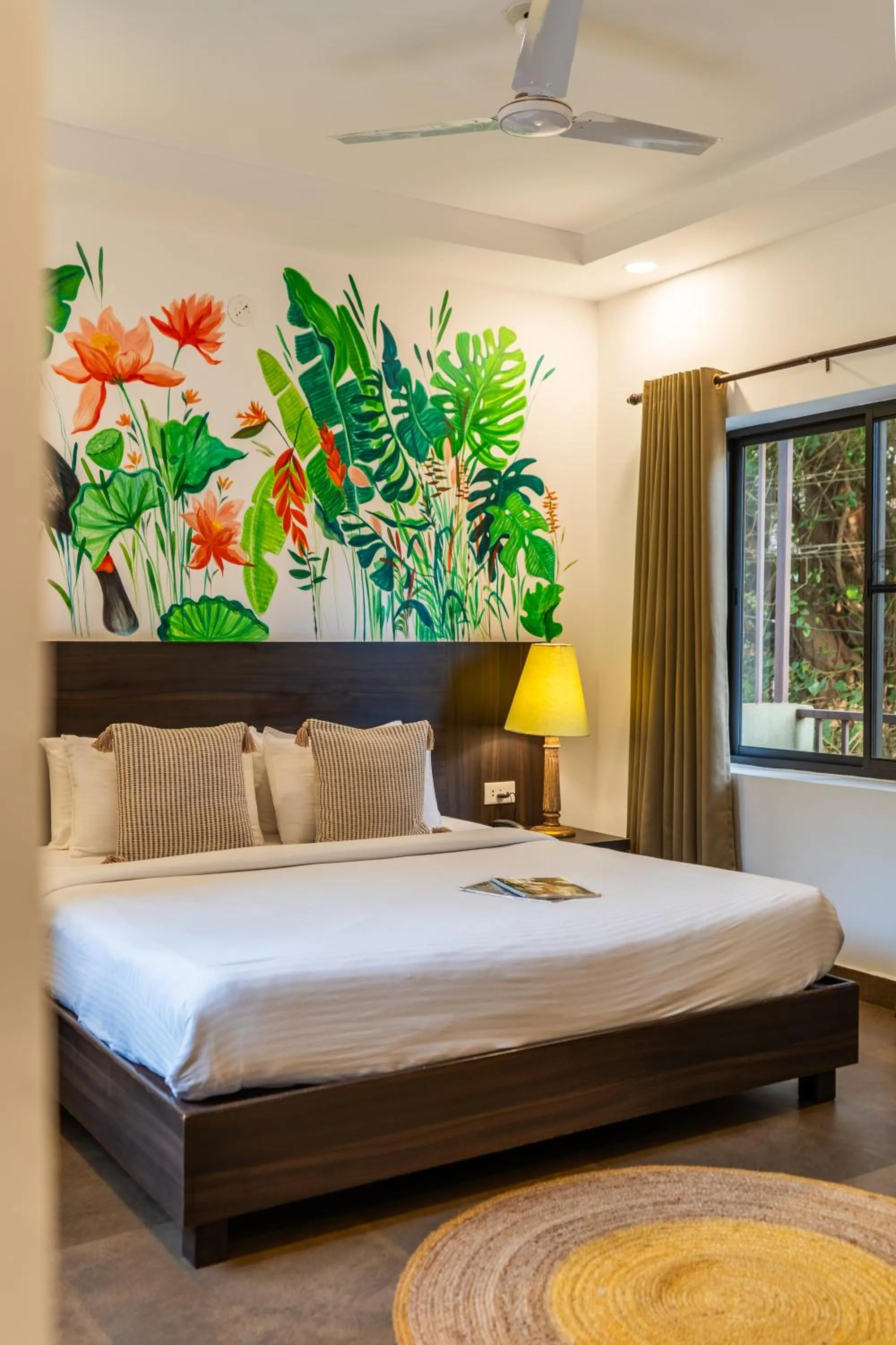 Photo of the whole room, Bed in Locomo Boutique, Morjim - Cozy tropical stay, near beach